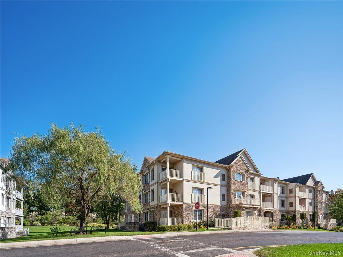 28 N De Baun Avenue # 208, Airmont, NY 10901