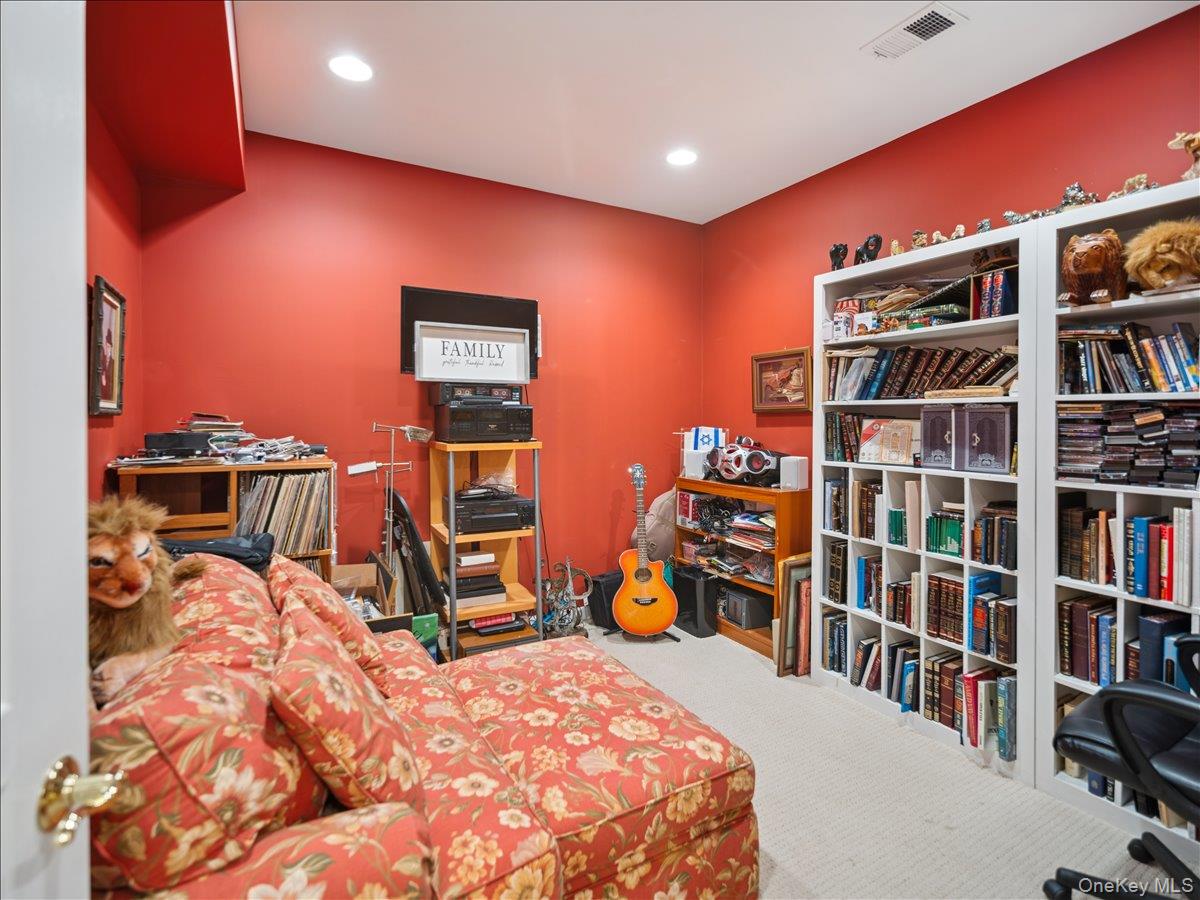 28 N De Baun Avenue # 208, Airmont, NY 10901