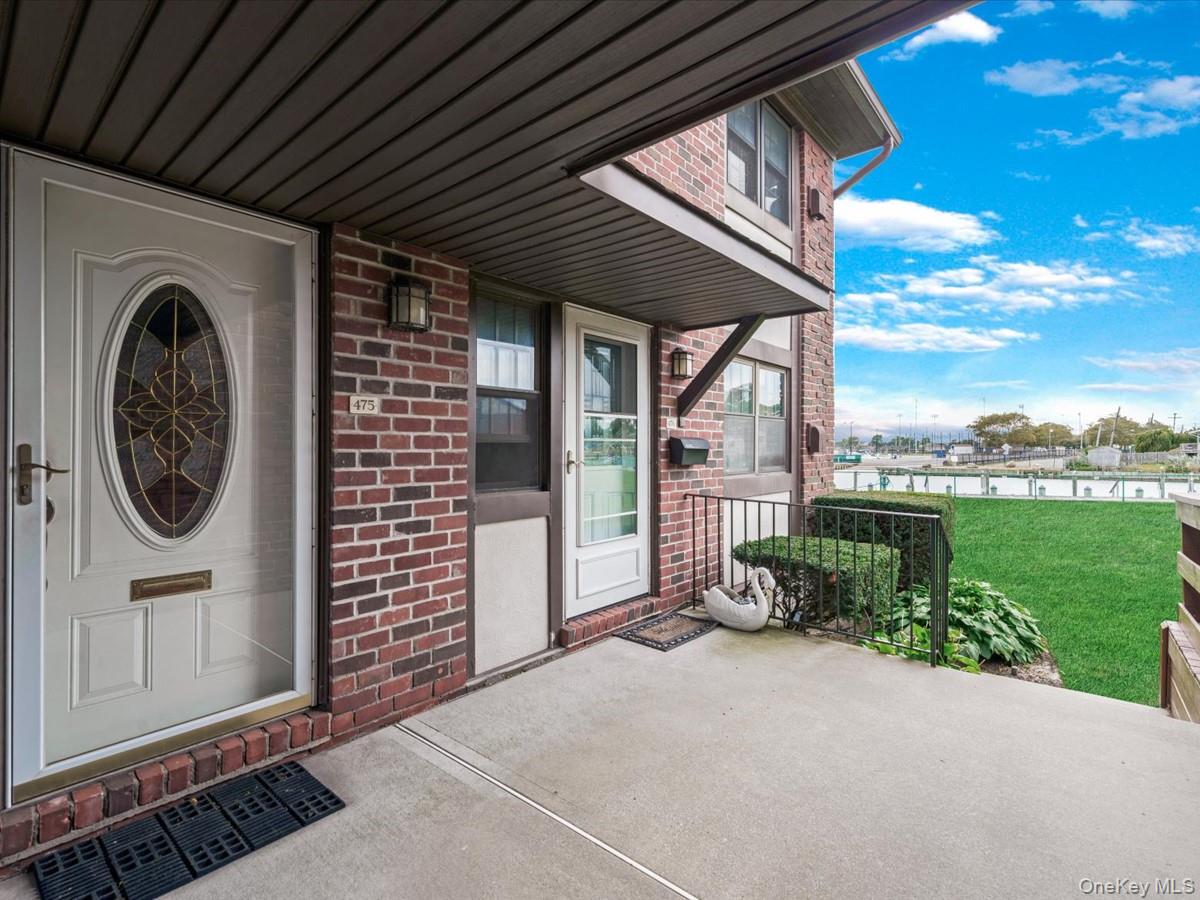 475 Mariners Way, Copiague, NY 11726