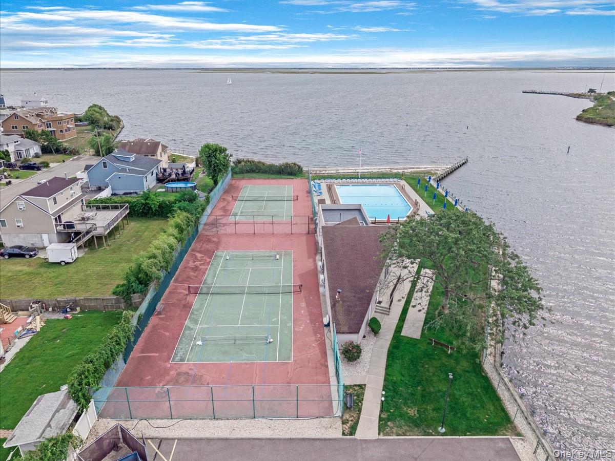 475 Mariners Way, Copiague, NY 11726