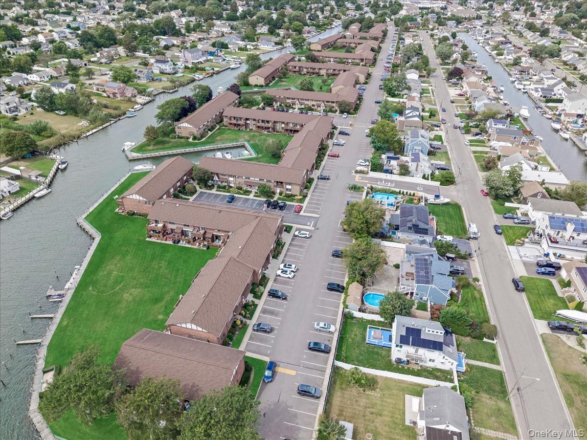 475 Mariners Way, Copiague, NY 11726