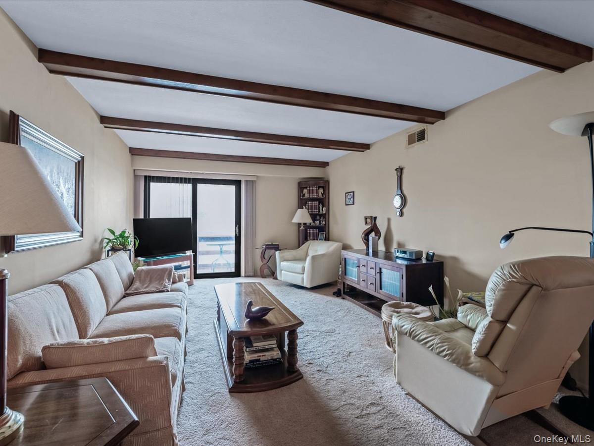 475 Mariners Way, Copiague, NY 11726