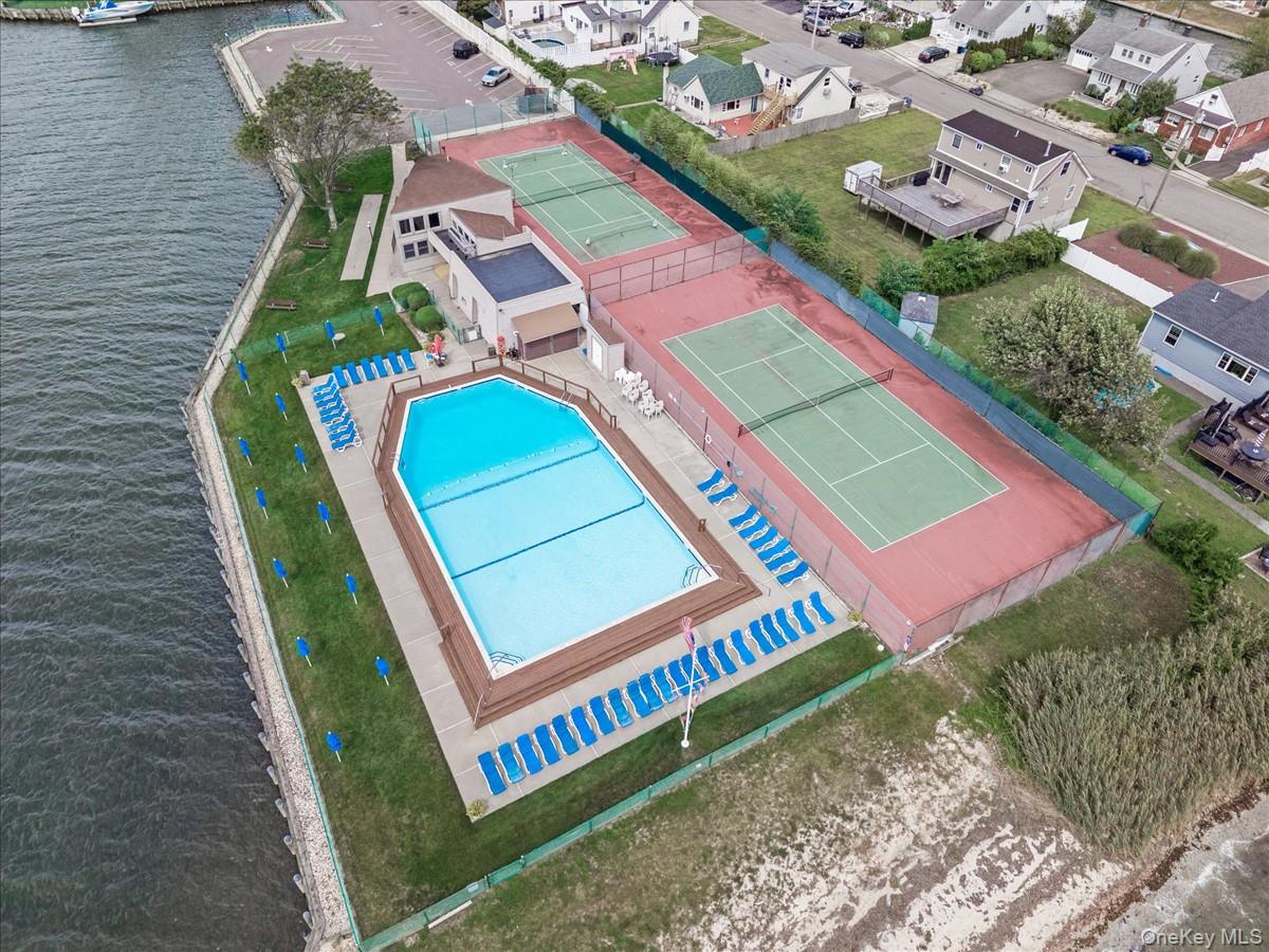 475 Mariners Way, Copiague, NY 11726