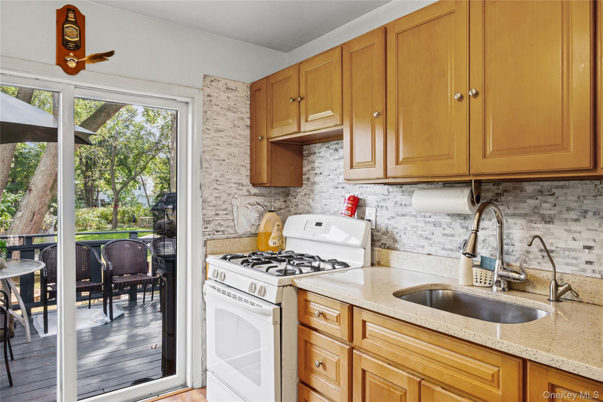 75 Oak Street, Amityville, NY 11701