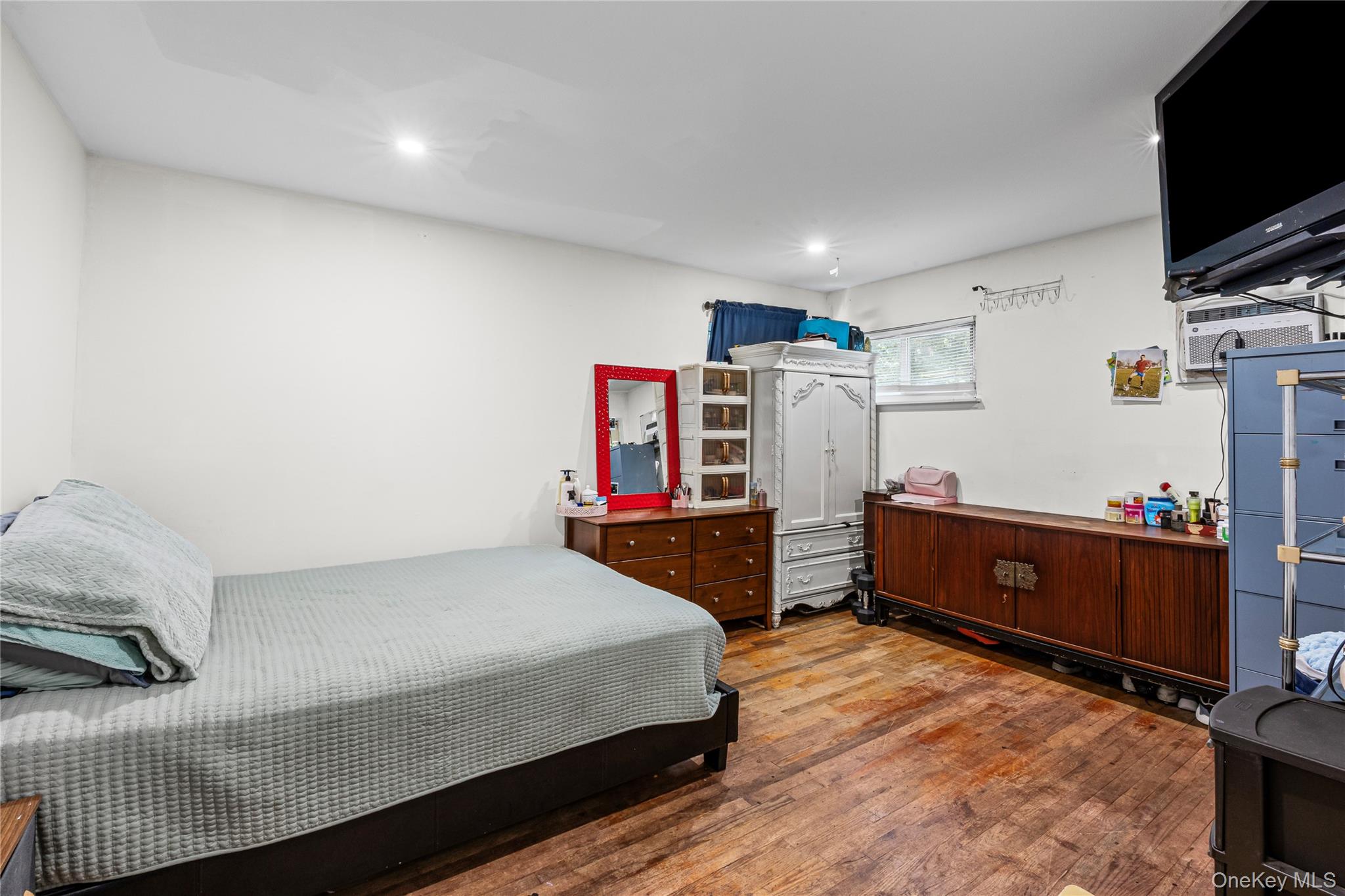 75 Oak Street, Amityville, NY 11701