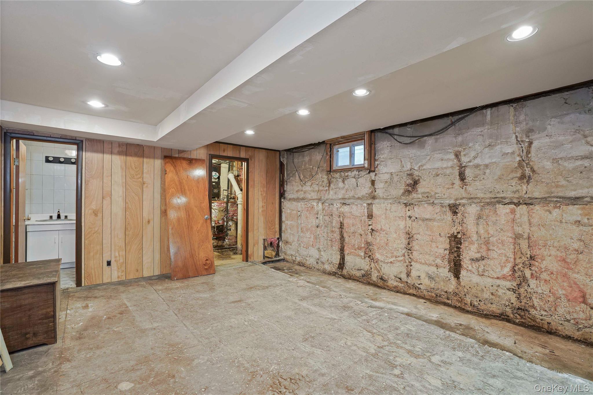 78-24 64th Lane, Glendale, NY 11385