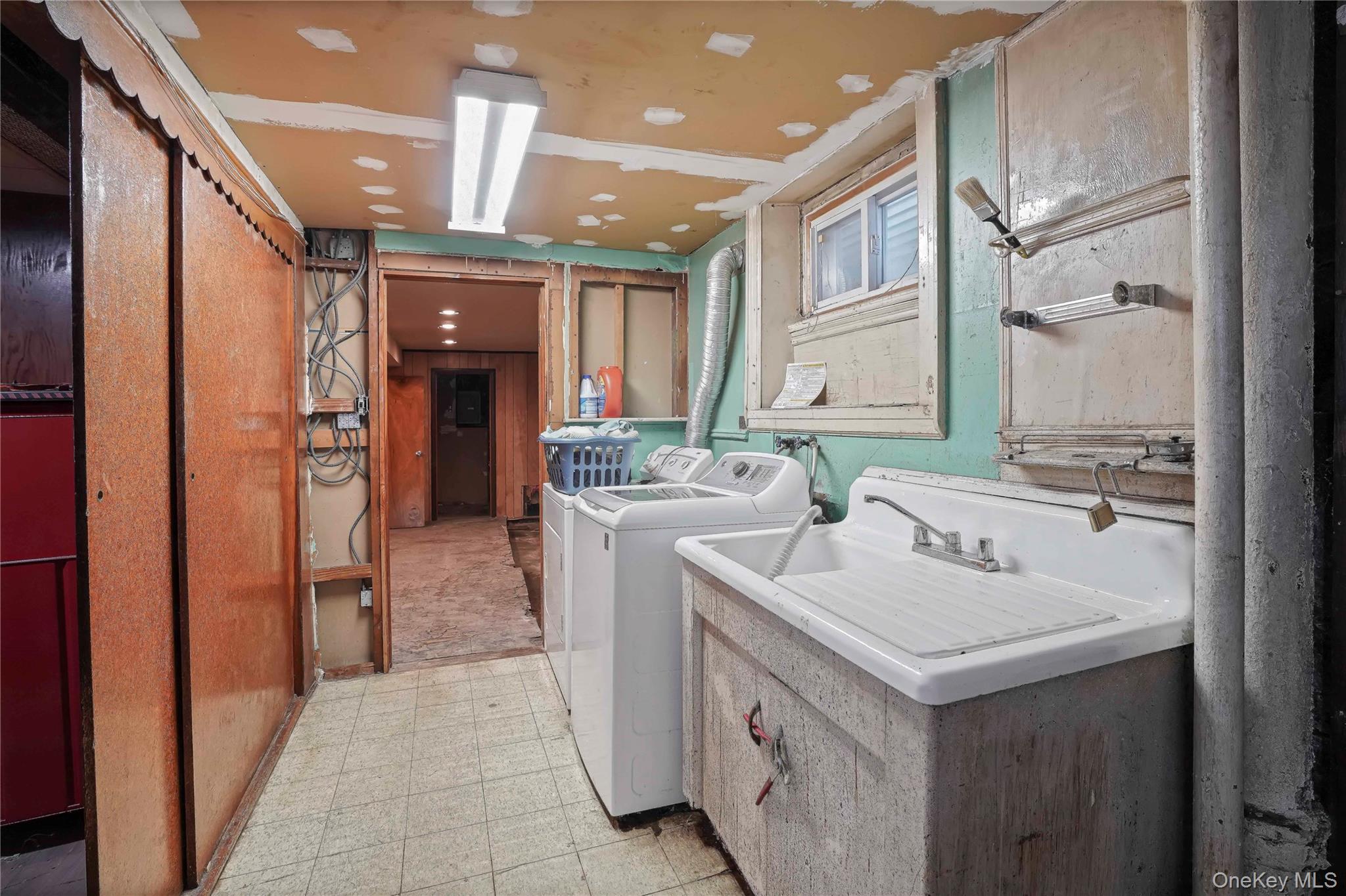 78-24 64th Lane, Glendale, NY 11385