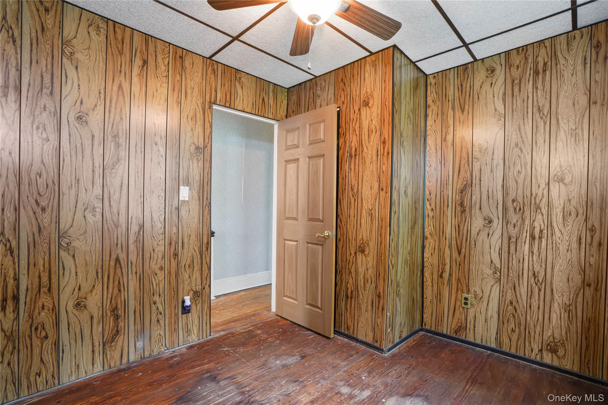 78-24 64th Lane, Glendale, NY 11385