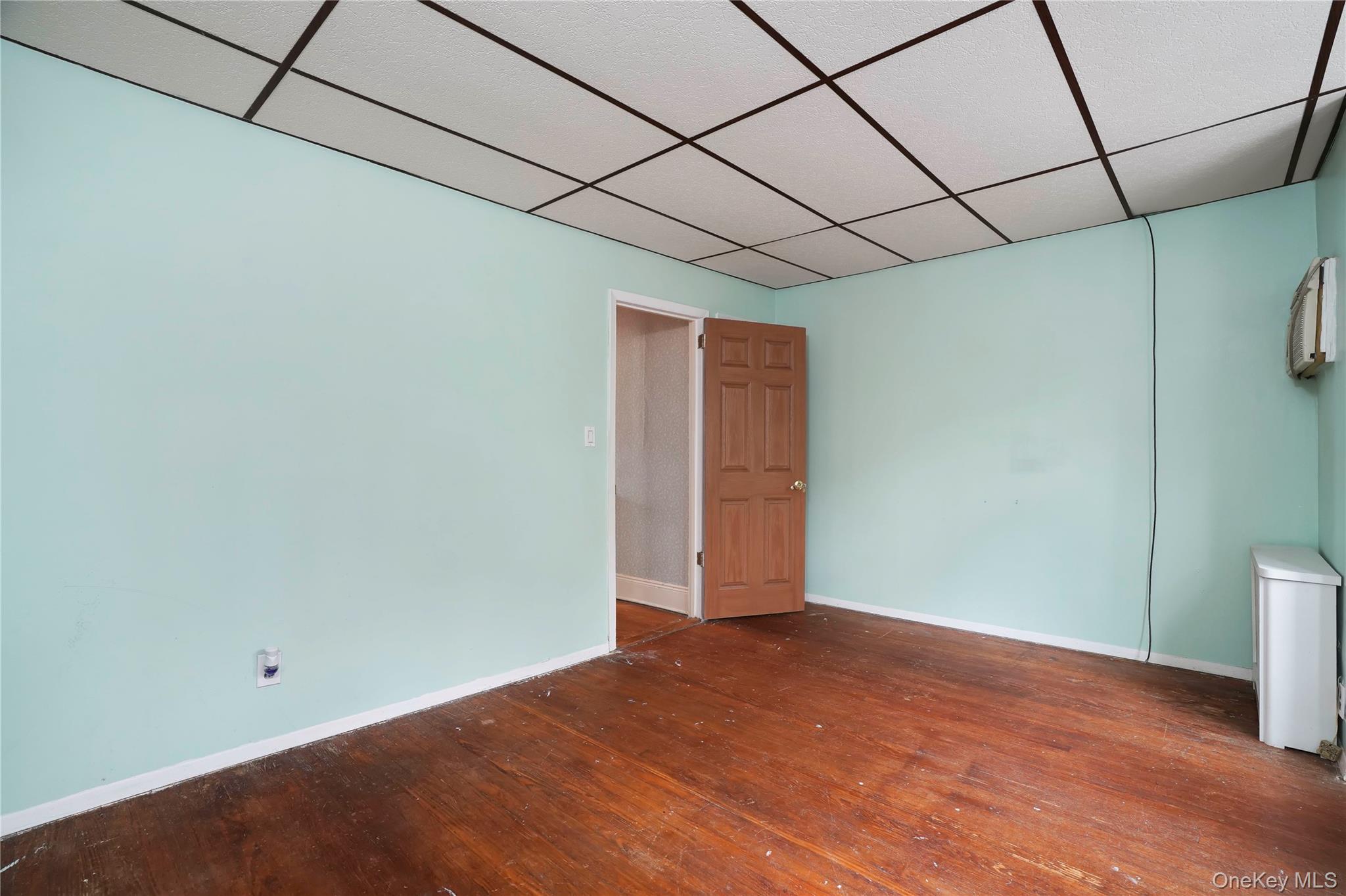 78-24 64th Lane, Glendale, NY 11385