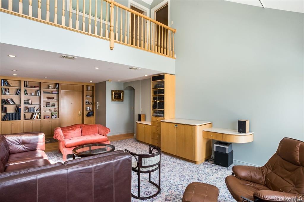 2 Richmond Road # PH 6U, Lido Beach, NY 11561