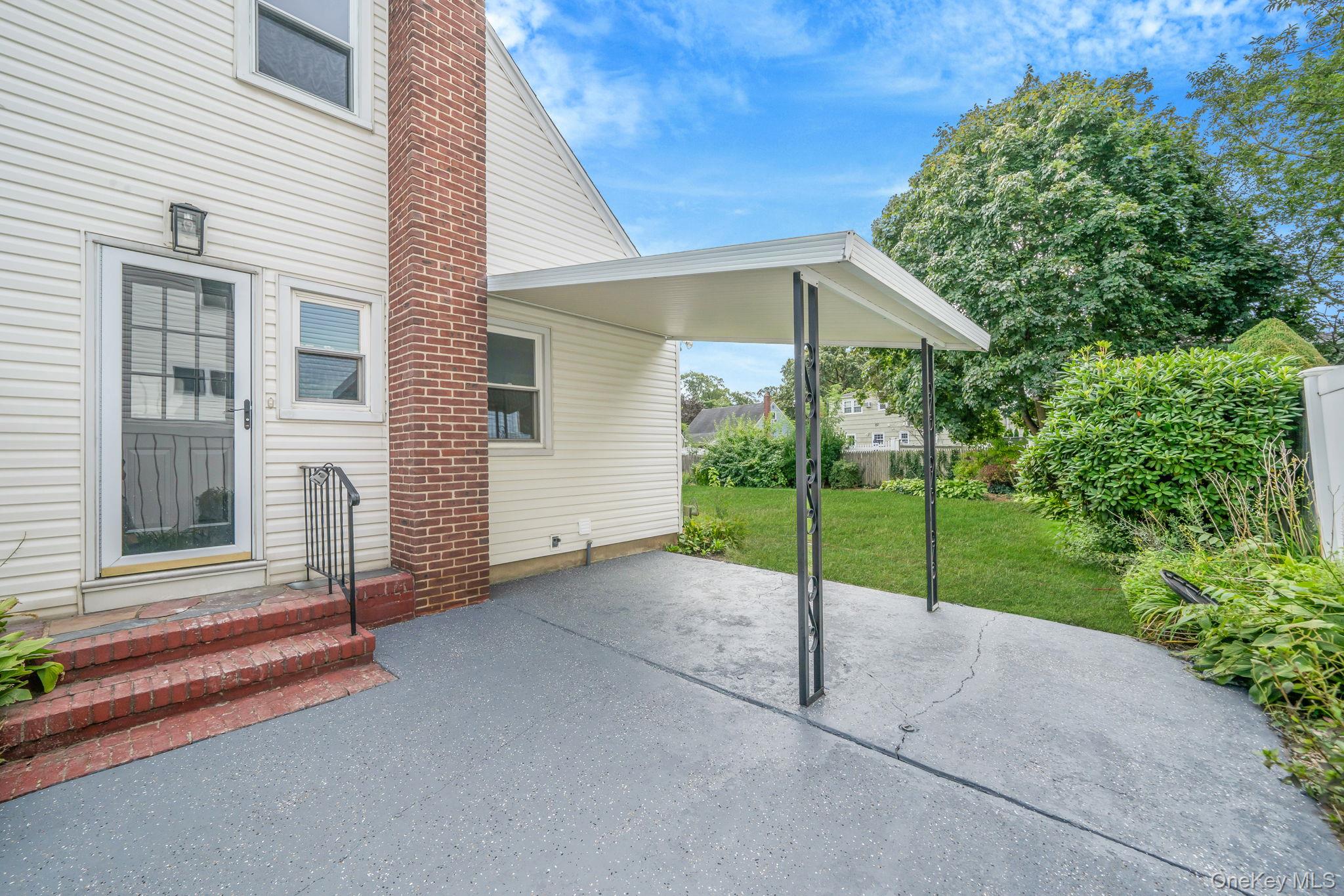 3862 Clark Street, Seaford, NY 11783