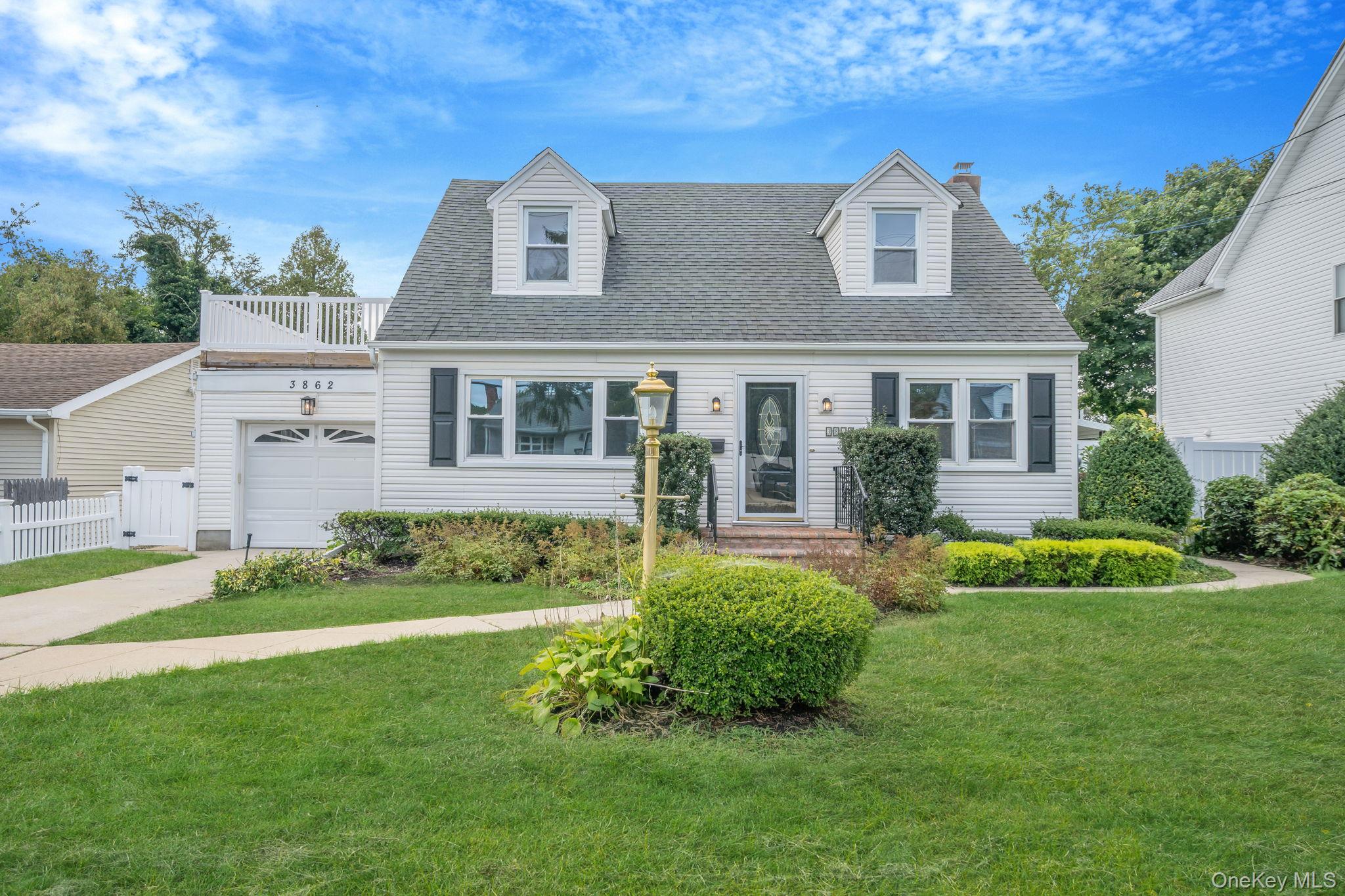 3862 Clark Street, Seaford, NY 11783