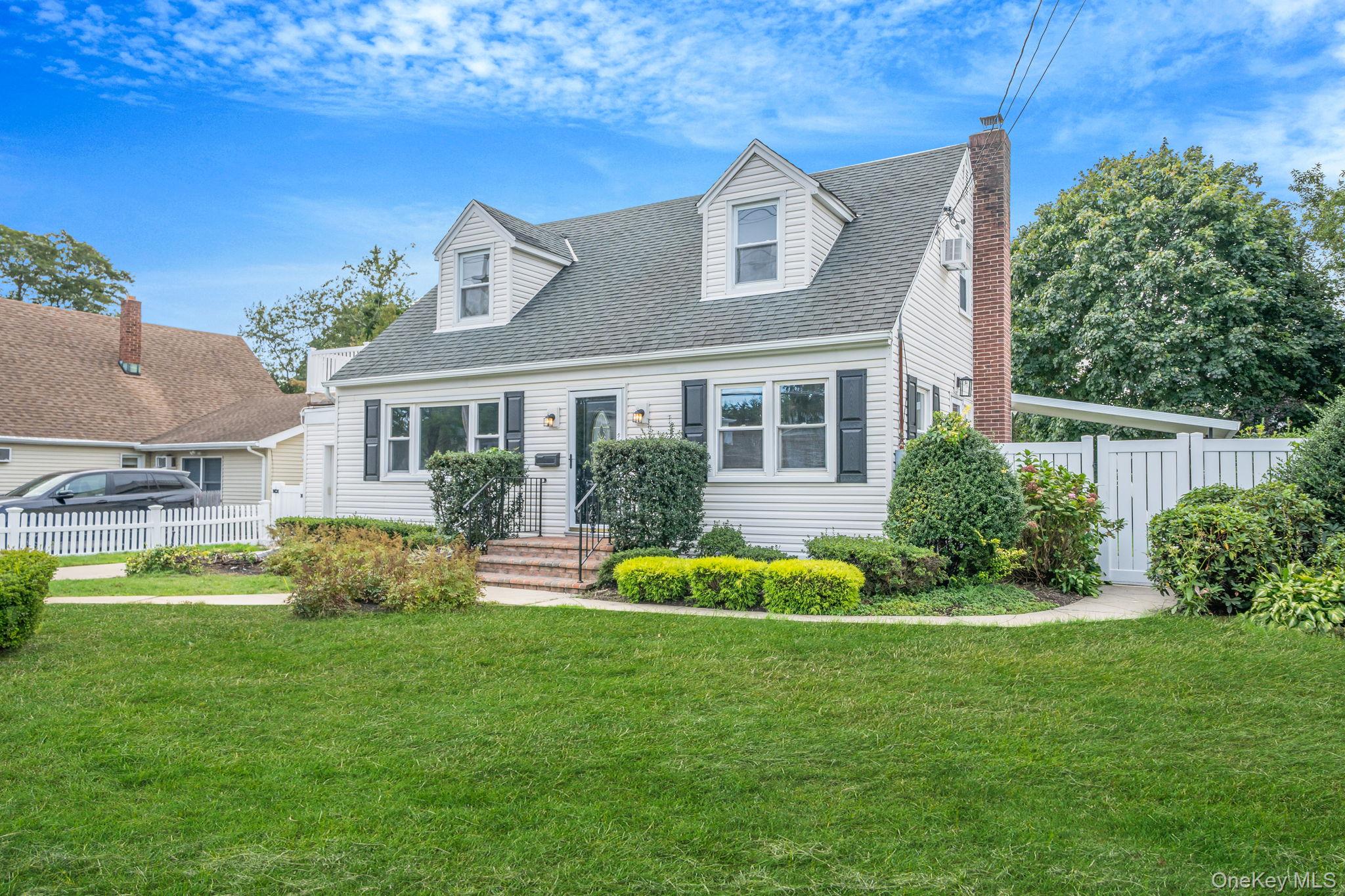 3862 Clark Street, Seaford, NY 11783