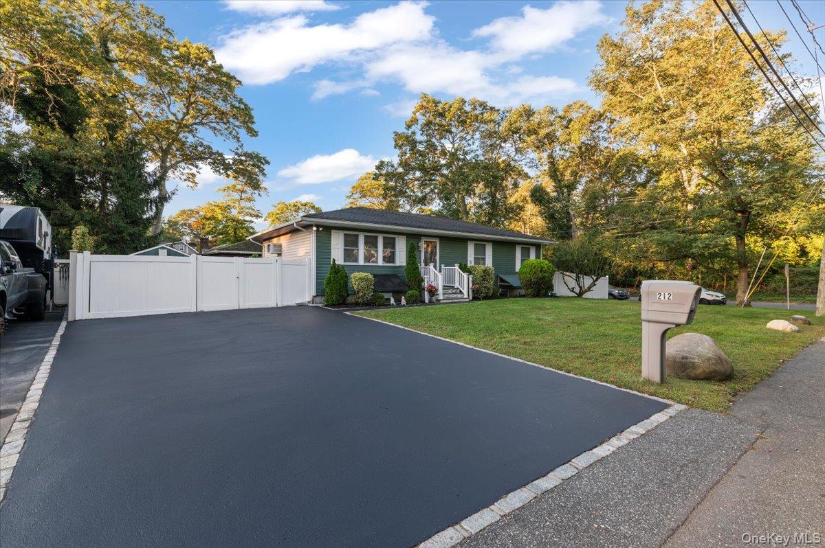 212 Locust Drive, Rocky Point, NY 11778