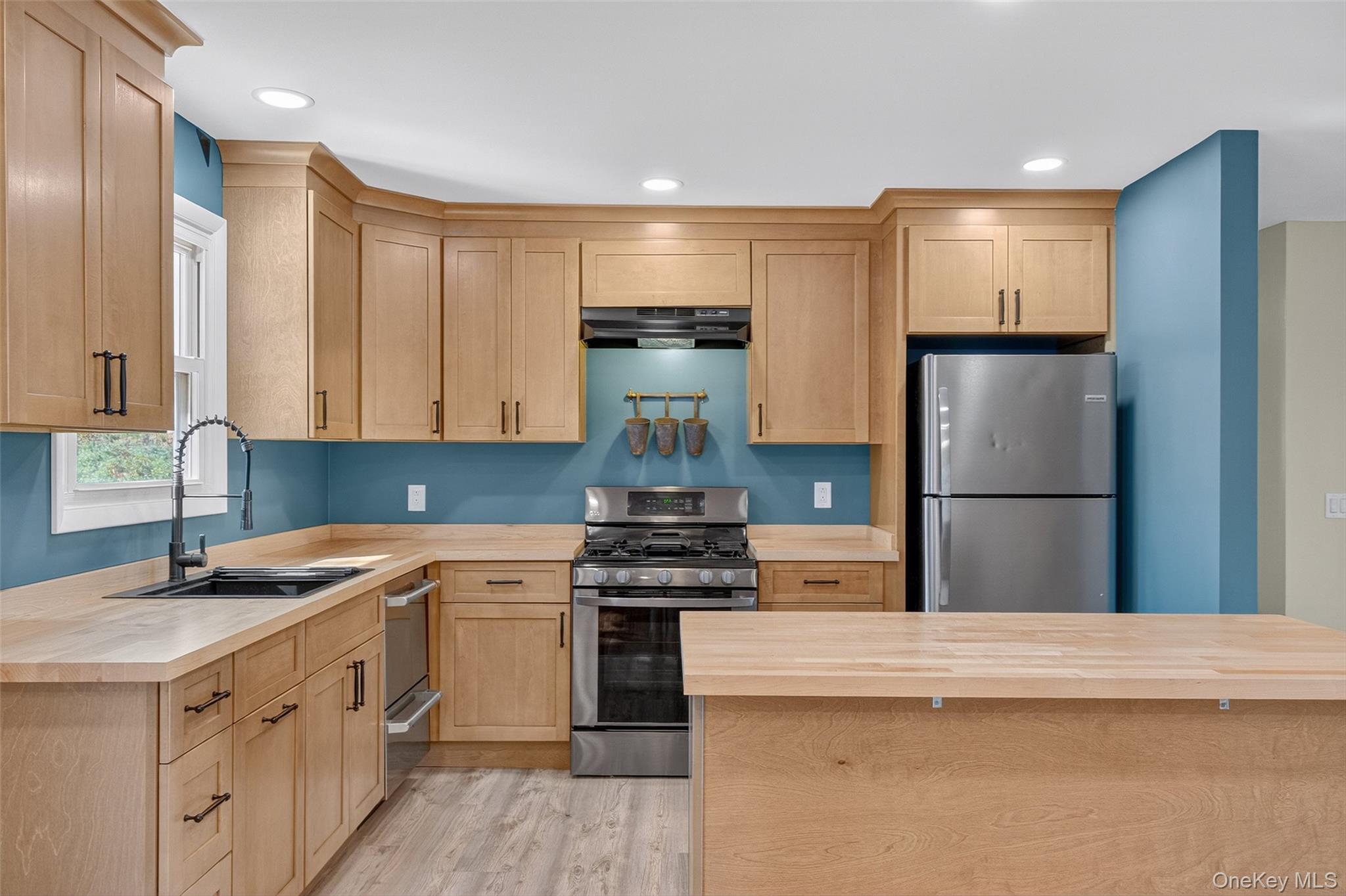 1 Philmore Drive, Poughkeepsie, NY 12603