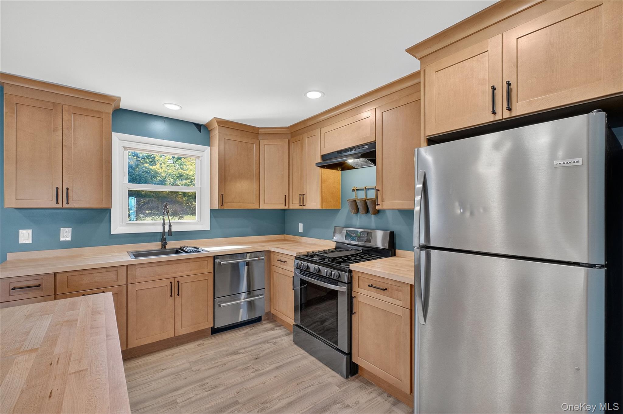 1 Philmore Drive, Poughkeepsie, NY 12603