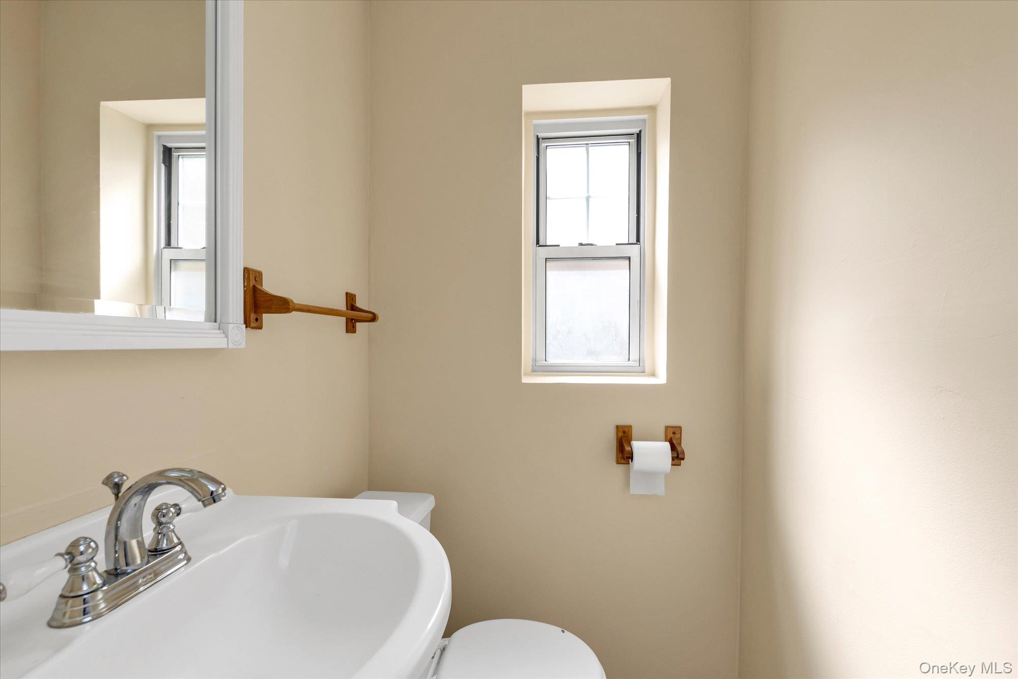 21 S Village Avenue # 3, Rockville Centre, NY 11570