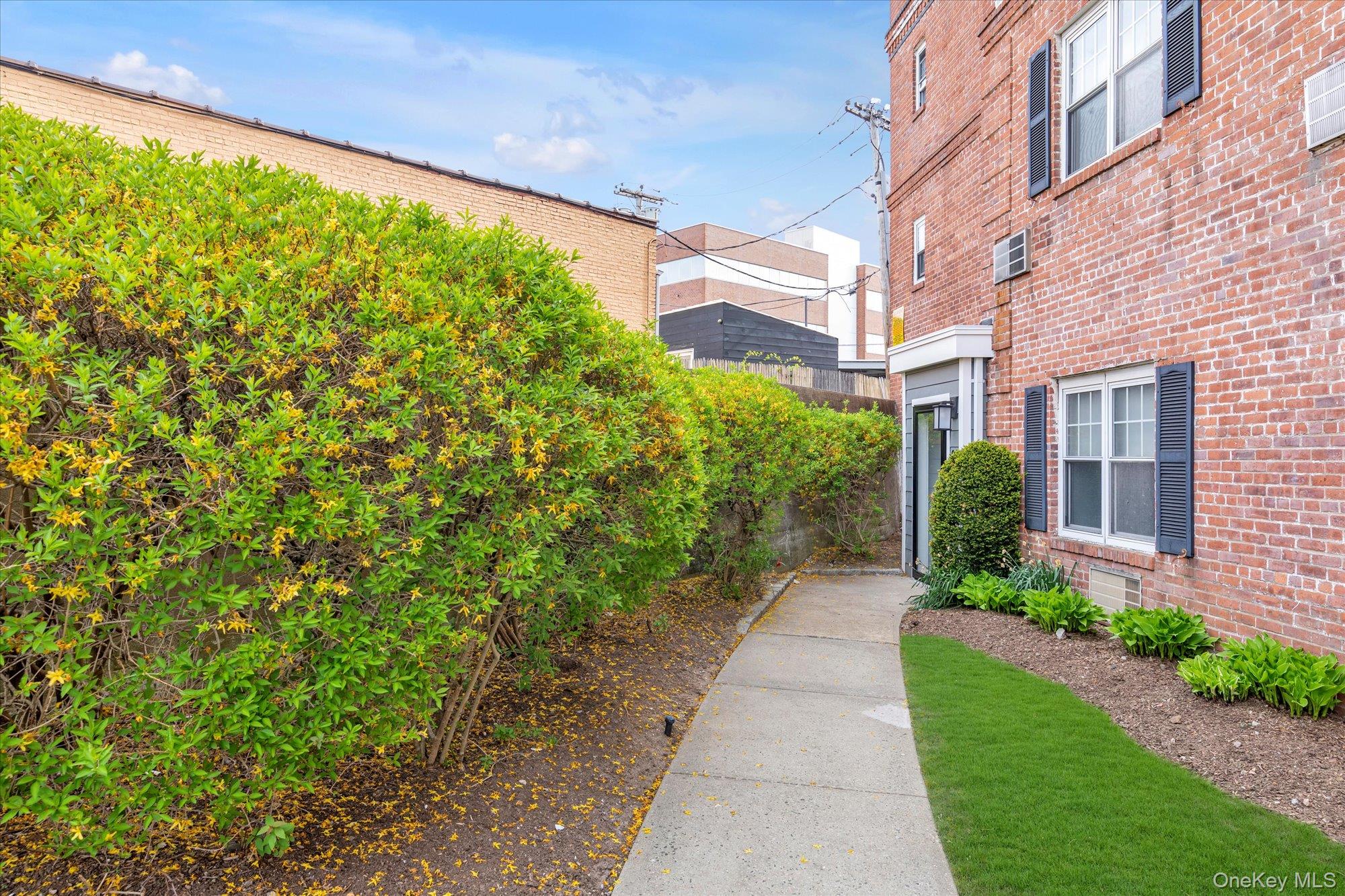 21 S Village Avenue # 3, Rockville Centre, NY 11570