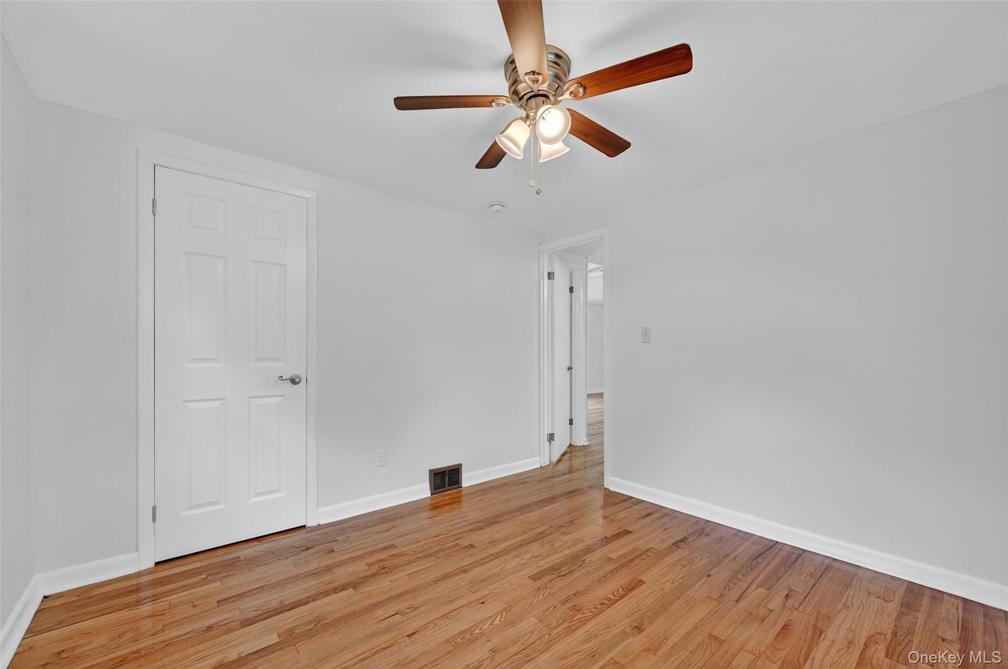 18 Stonecrest Drive, New Windsor, NY 12553