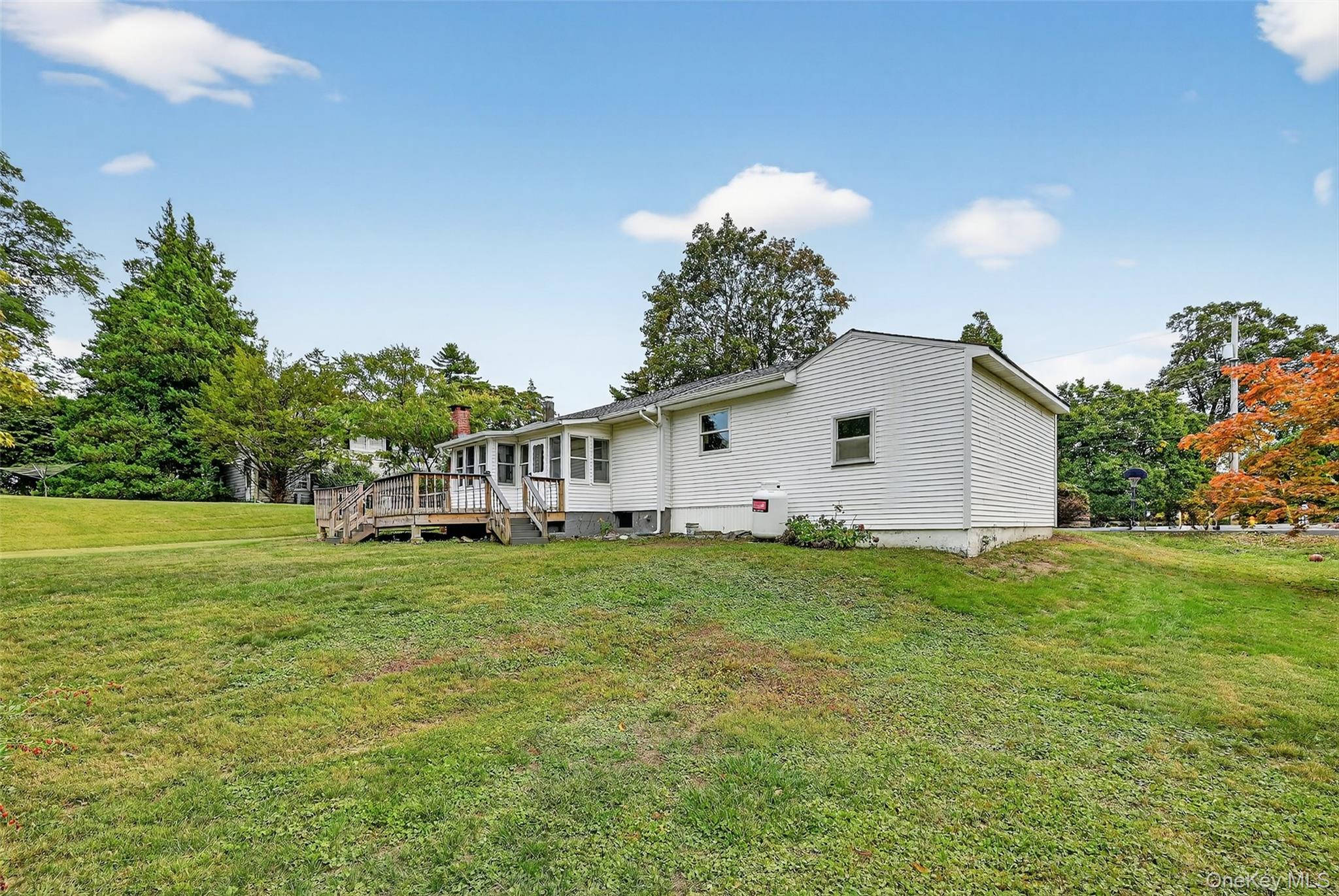 18 Stonecrest Drive, New Windsor, NY 12553