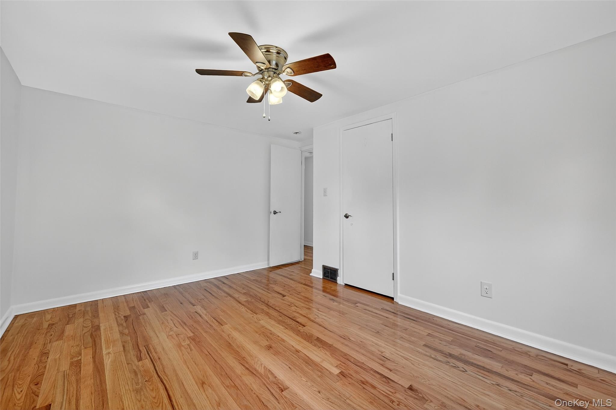 18 Stonecrest Drive, New Windsor, NY 12553