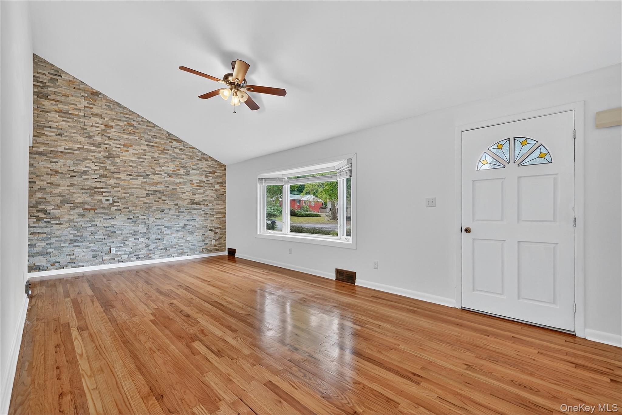 18 Stonecrest Drive, New Windsor, NY 12553