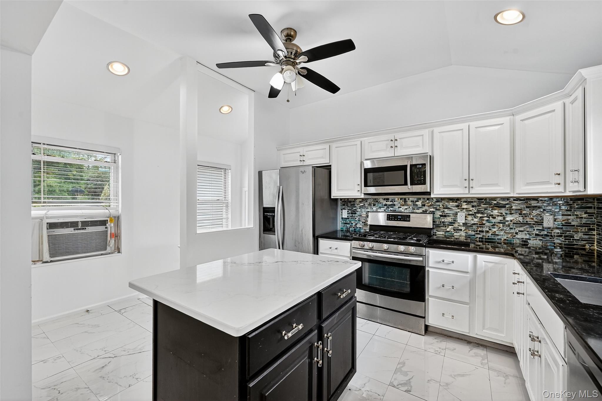 18 Stonecrest Drive, New Windsor, NY 12553