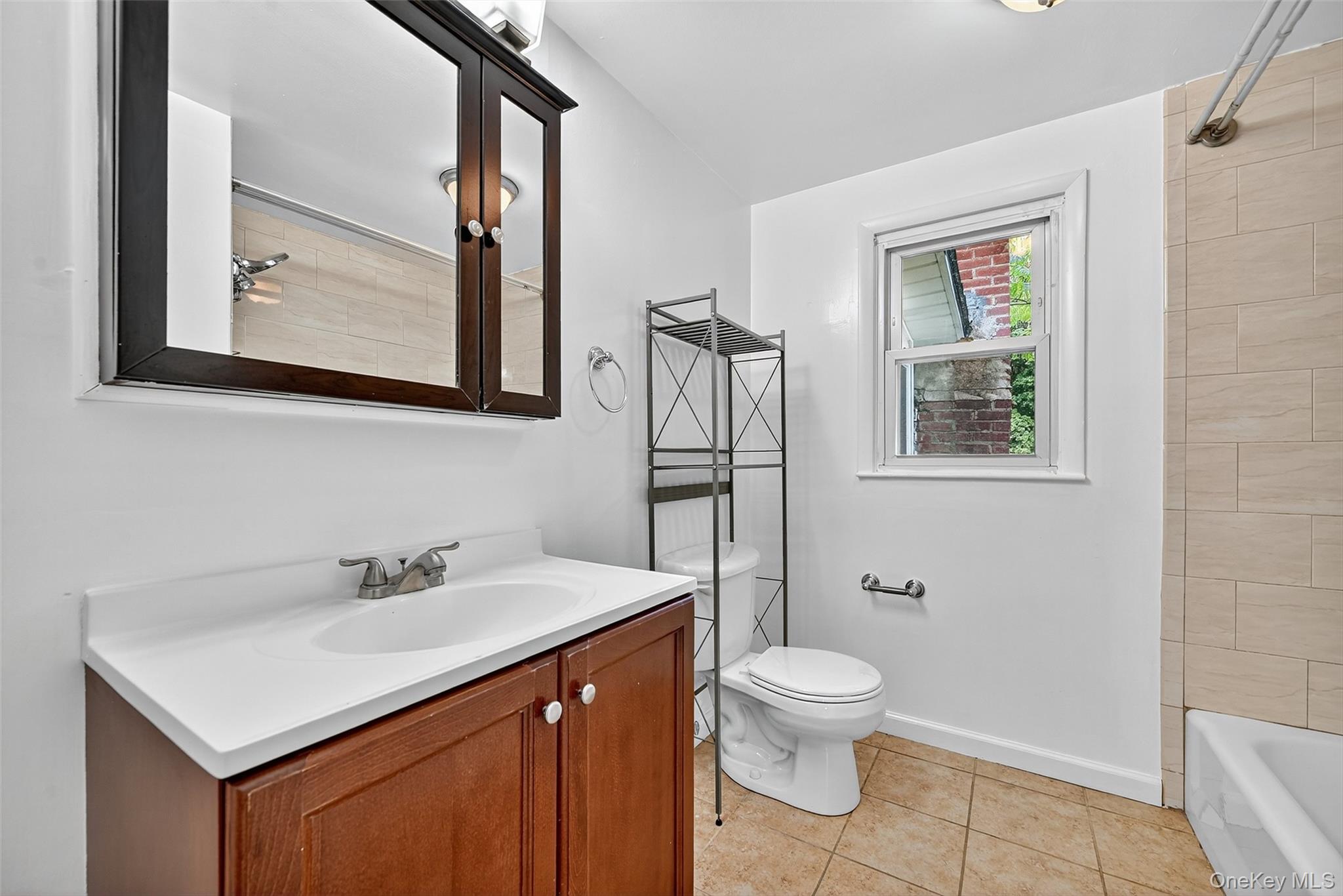 18 Stonecrest Drive, New Windsor, NY 12553