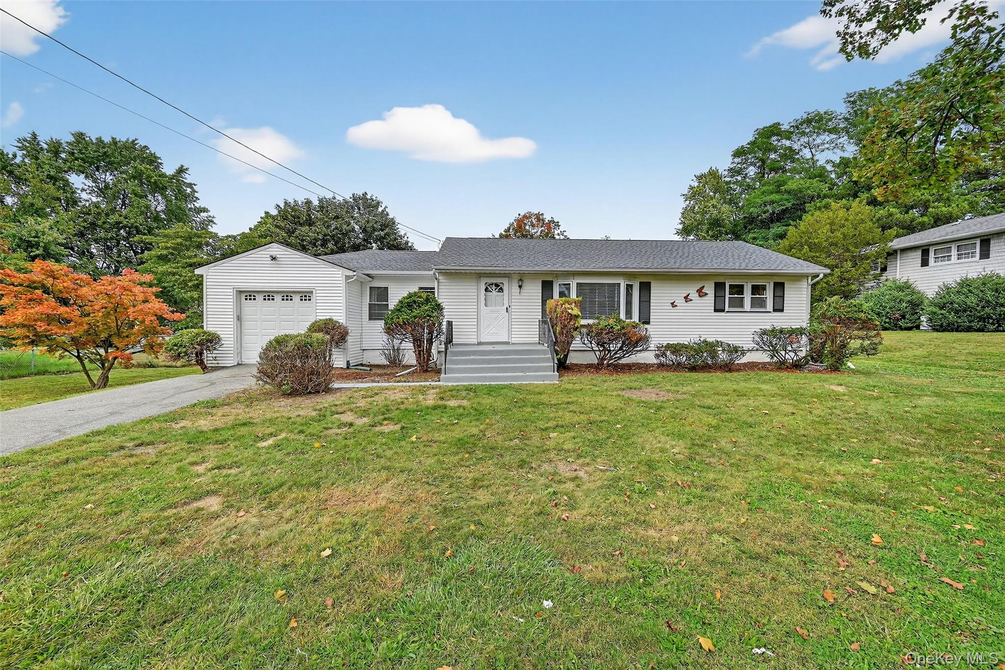 18 Stonecrest Drive, New Windsor, NY 12553