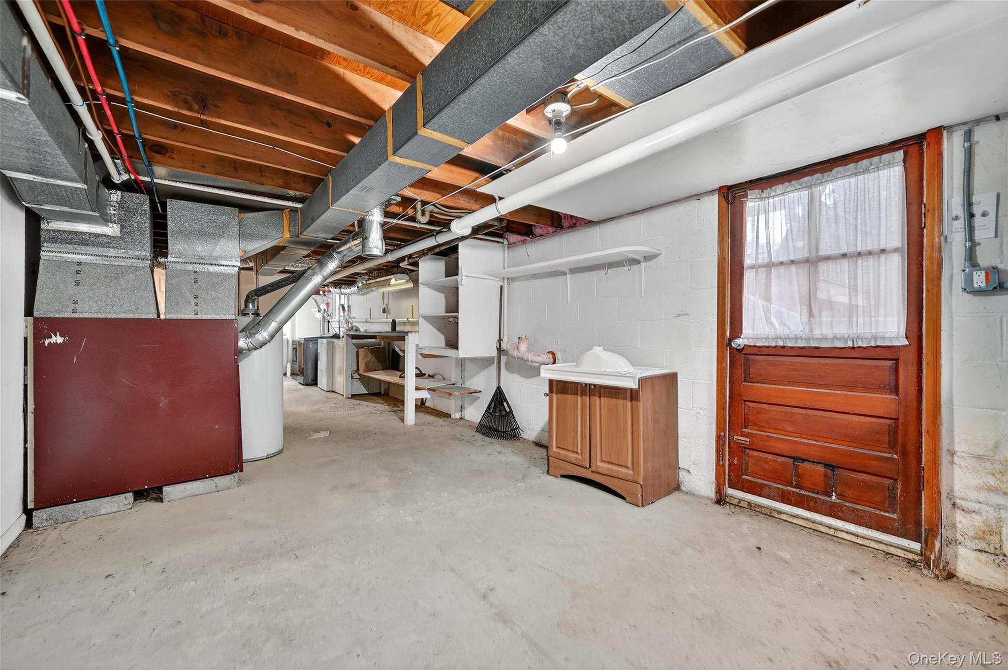 18 Stonecrest Drive, New Windsor, NY 12553