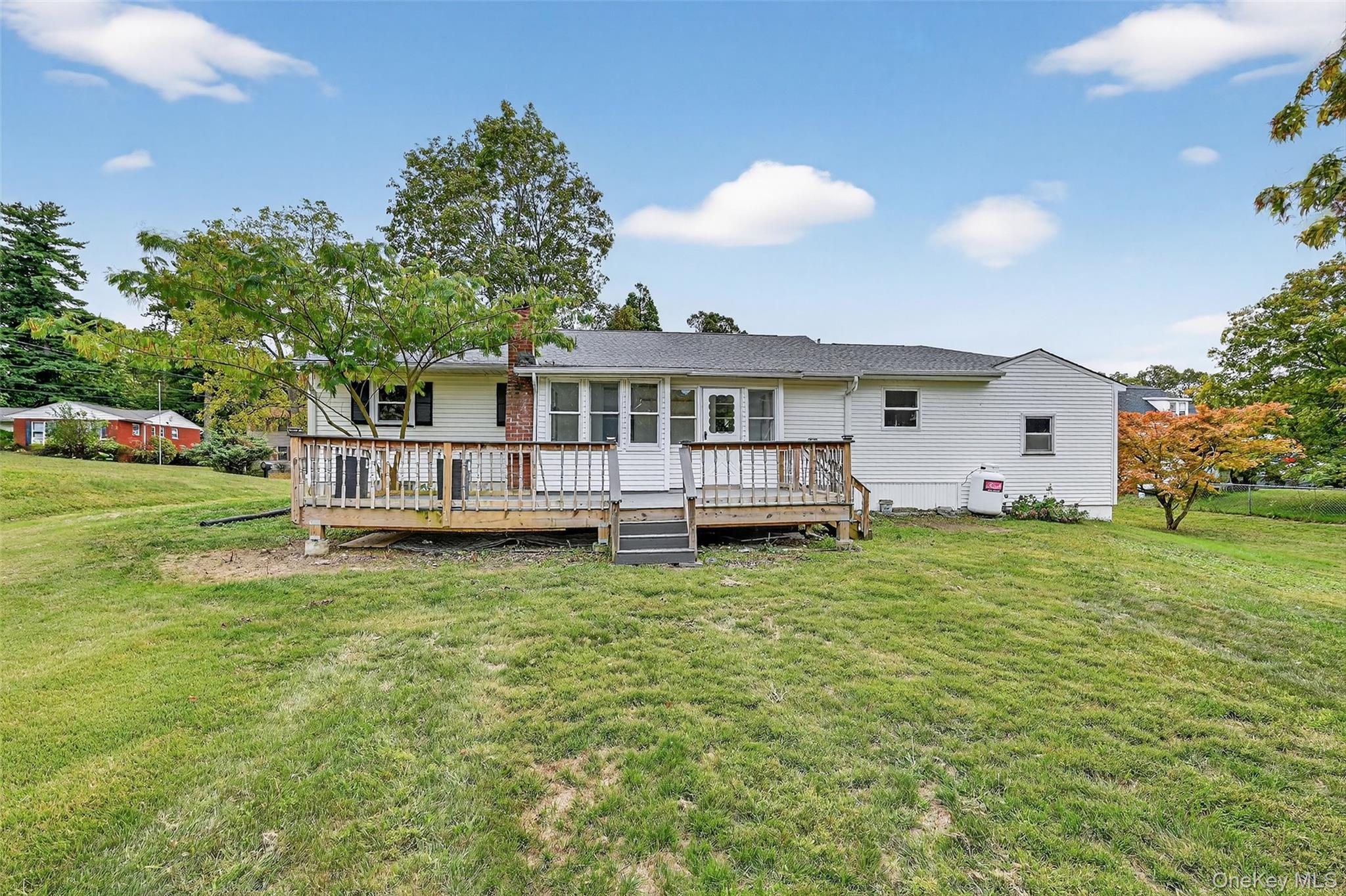 18 Stonecrest Drive, New Windsor, NY 12553