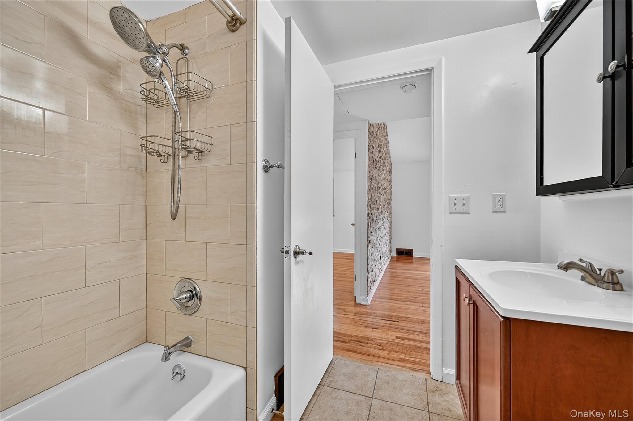 18 Stonecrest Drive, New Windsor, NY 12553