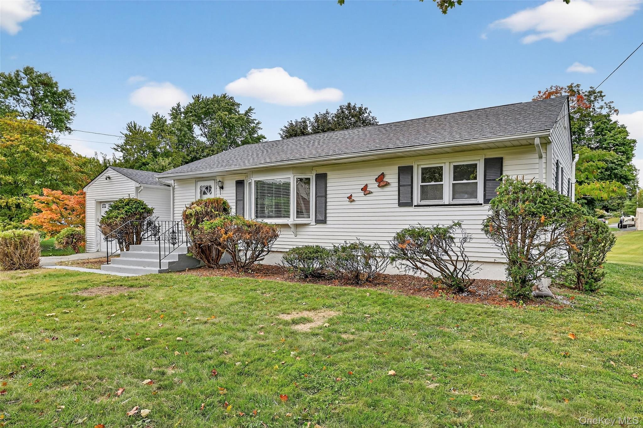 18 Stonecrest Drive, New Windsor, NY 12553