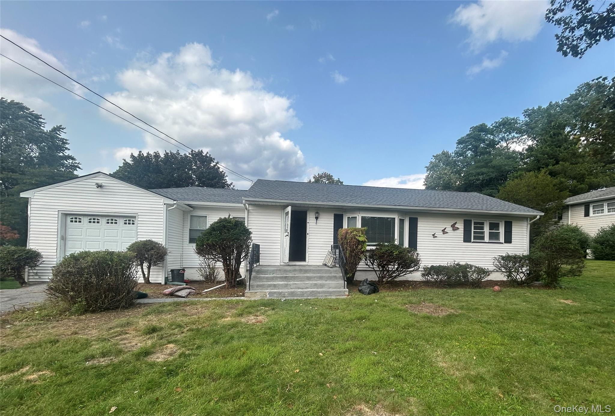 18 Stonecrest Drive, New Windsor, NY 12553
