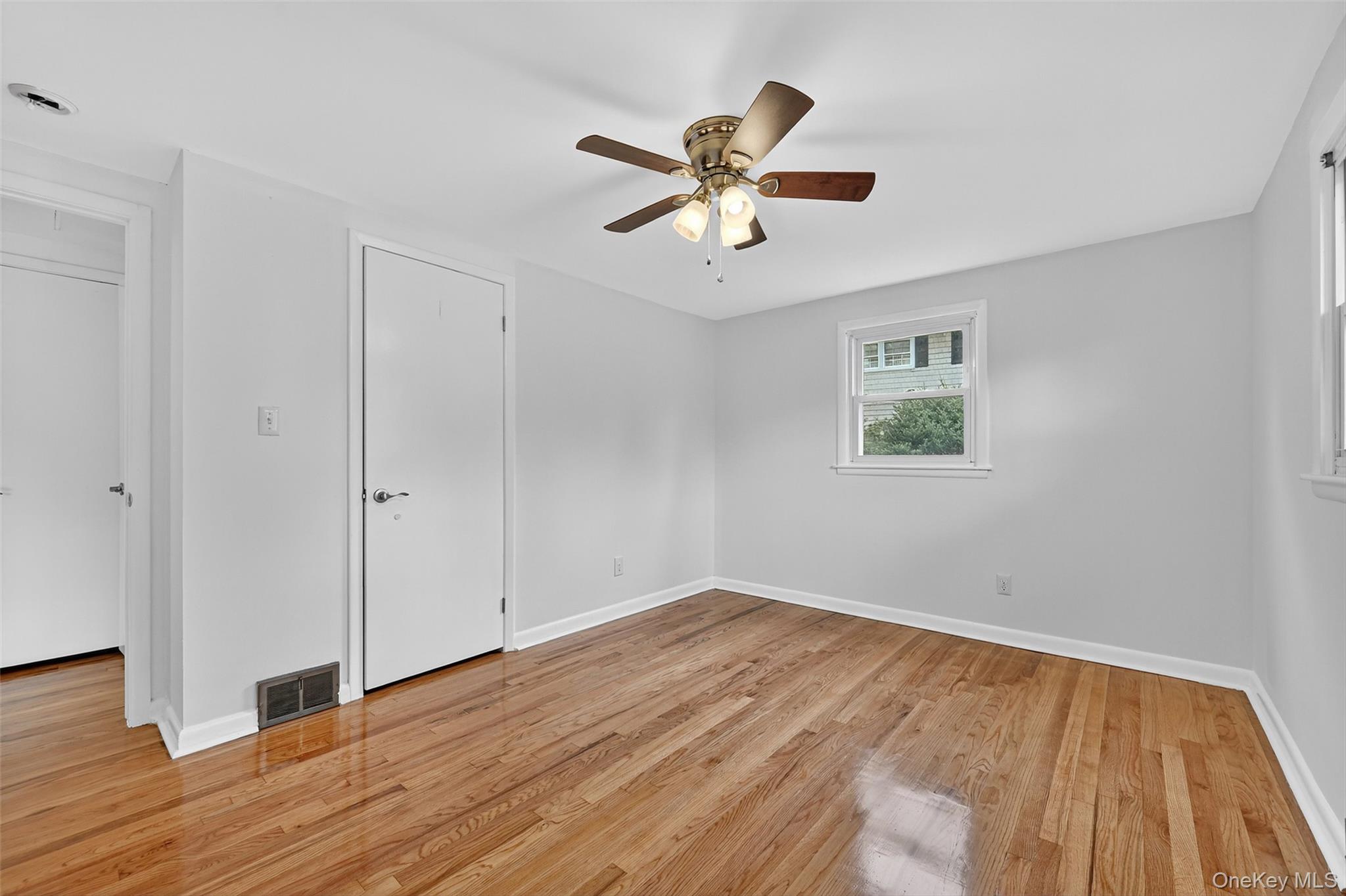 18 Stonecrest Drive, New Windsor, NY 12553