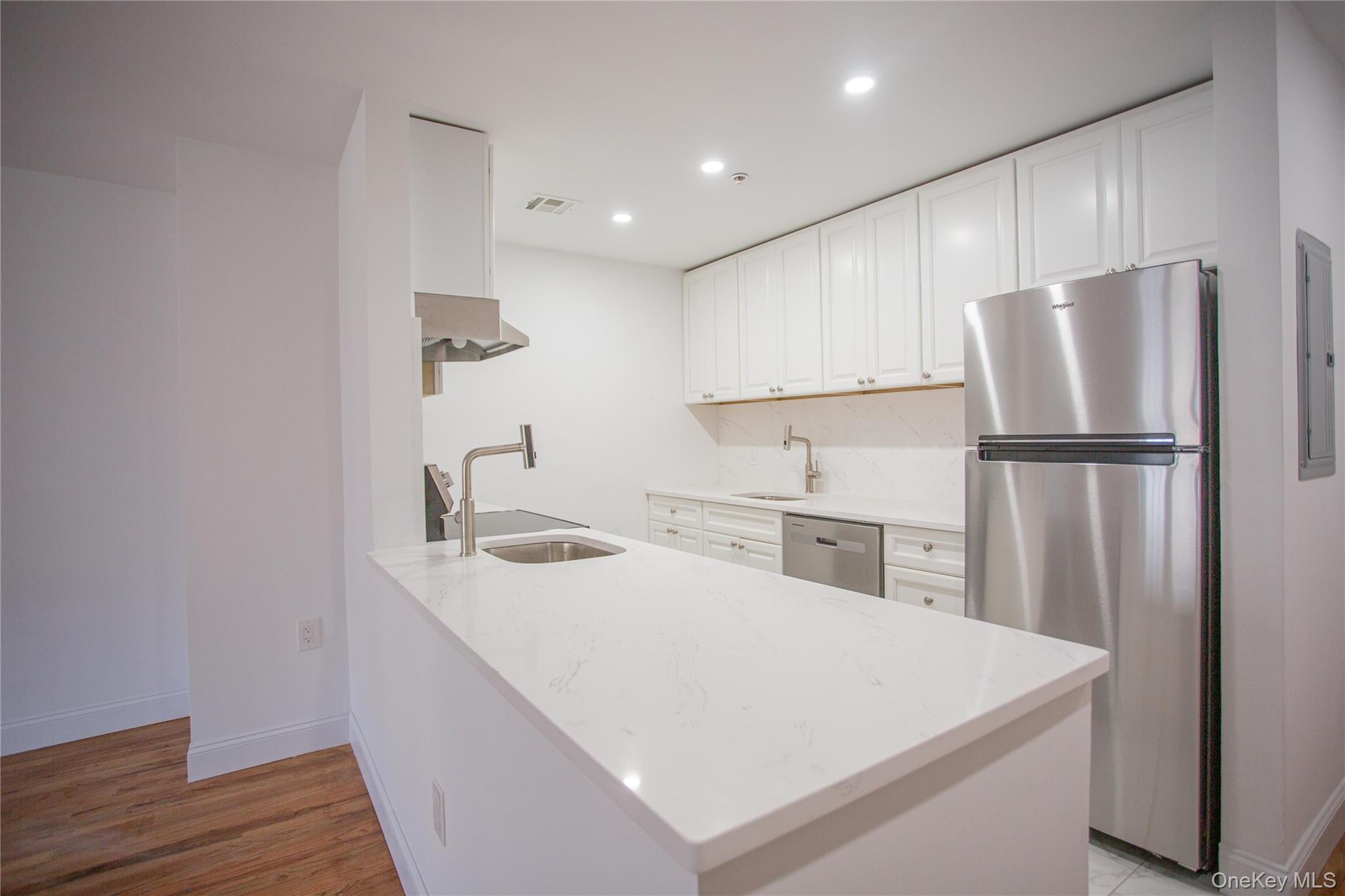 10 Franklin Boulevard # 408, Long Beach, NY 11561