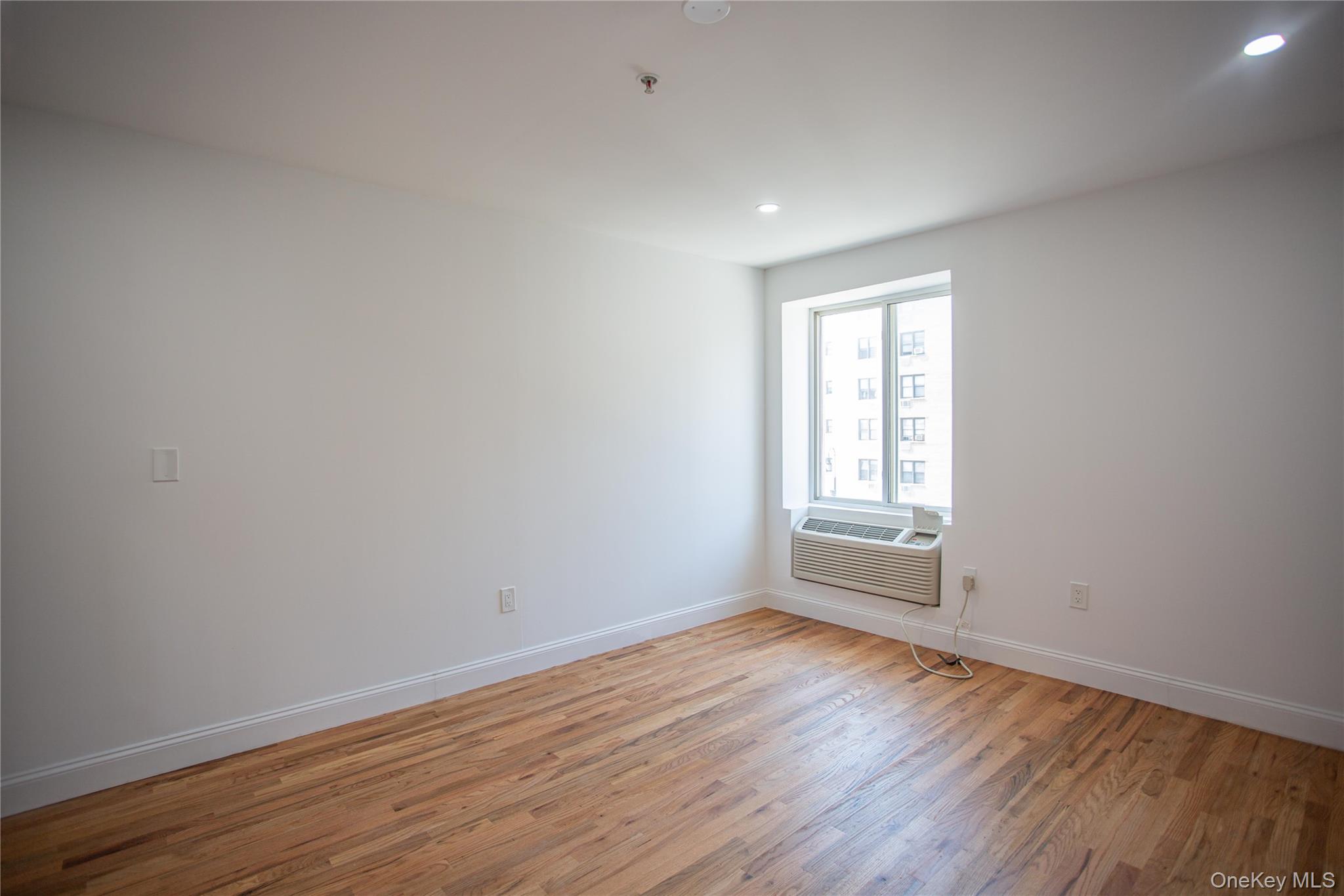 10 Franklin Boulevard # 408, Long Beach, NY 11561