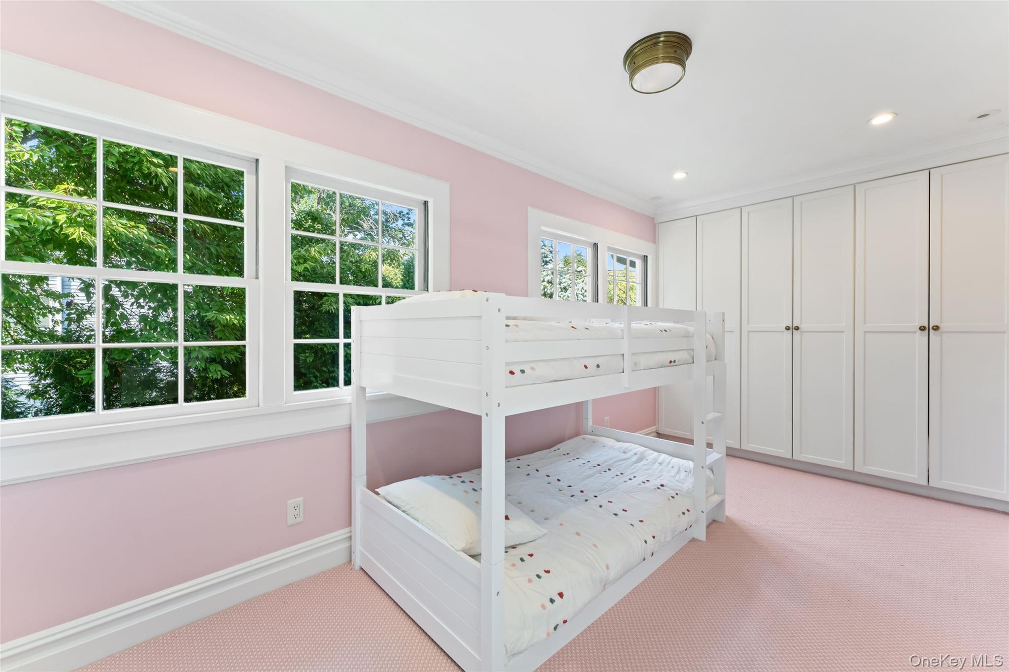 5 Greenfield Avenue, Bronxville, NY 10708