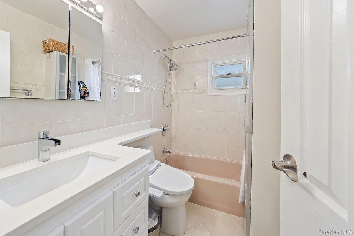 902 Dean Avenue, Bronx, NY 10465