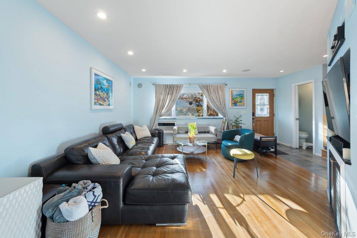 902 Dean Avenue, Bronx, NY 10465