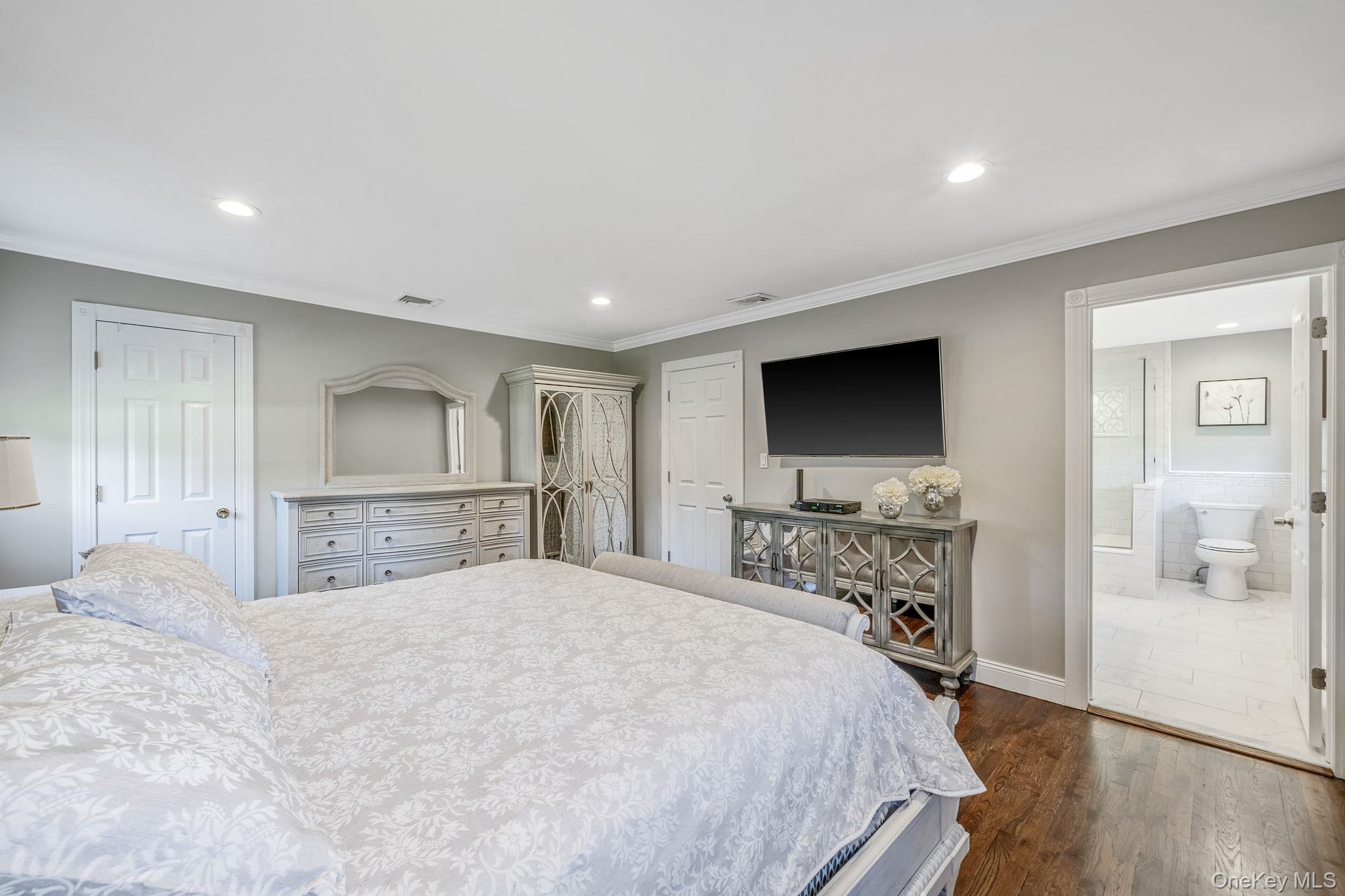 31 Dillon Drive, Dix Hills, NY 11746