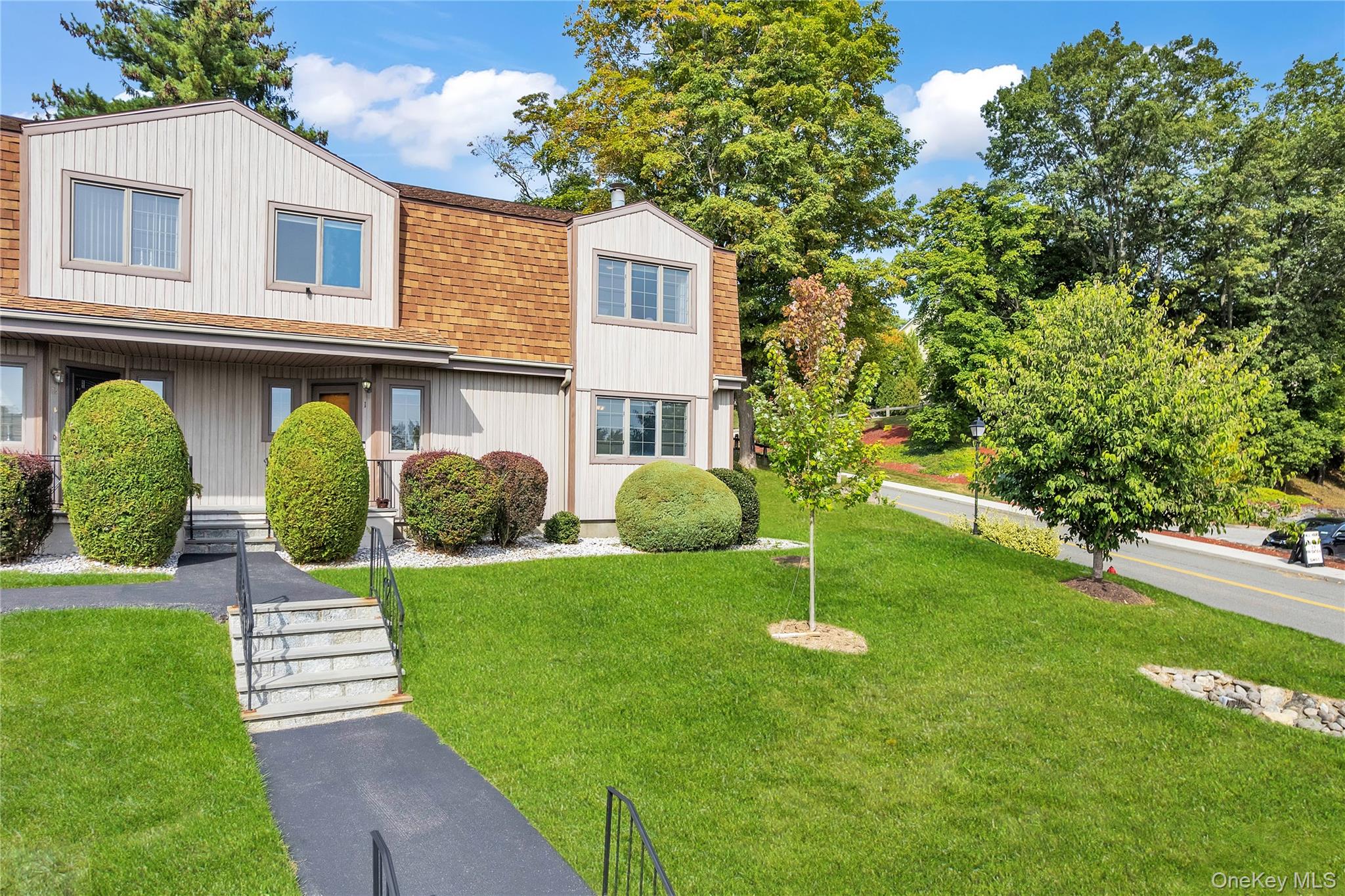 1 High Meadow Trail, Peekskill, NY 10566