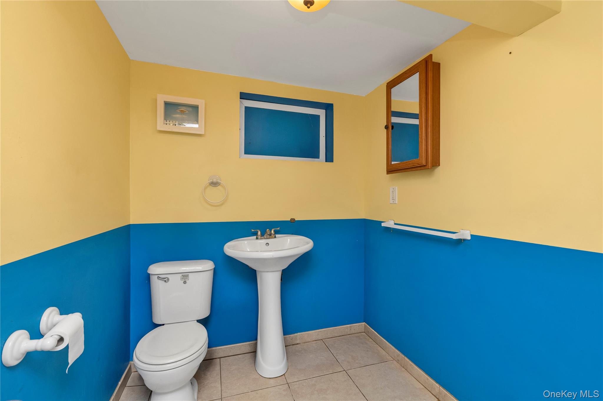 87 Montgomery Avenue, Oceanside, NY 11572