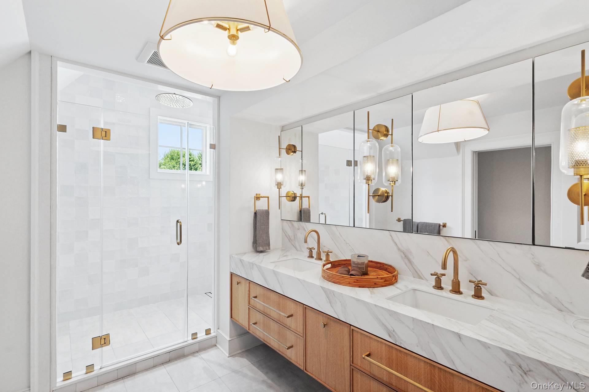 16 Wood Edge Court, Water Mill, NY 11976