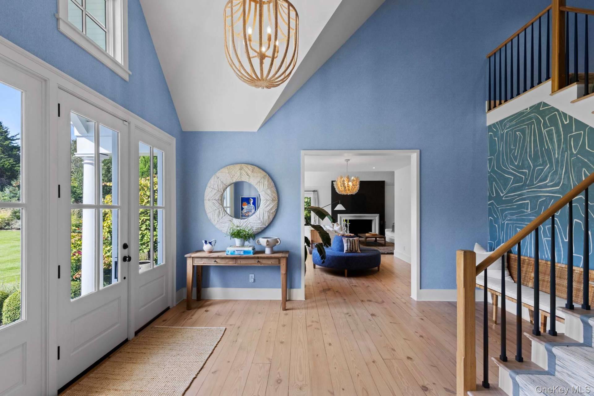 16 Wood Edge Court, Water Mill, NY 11976