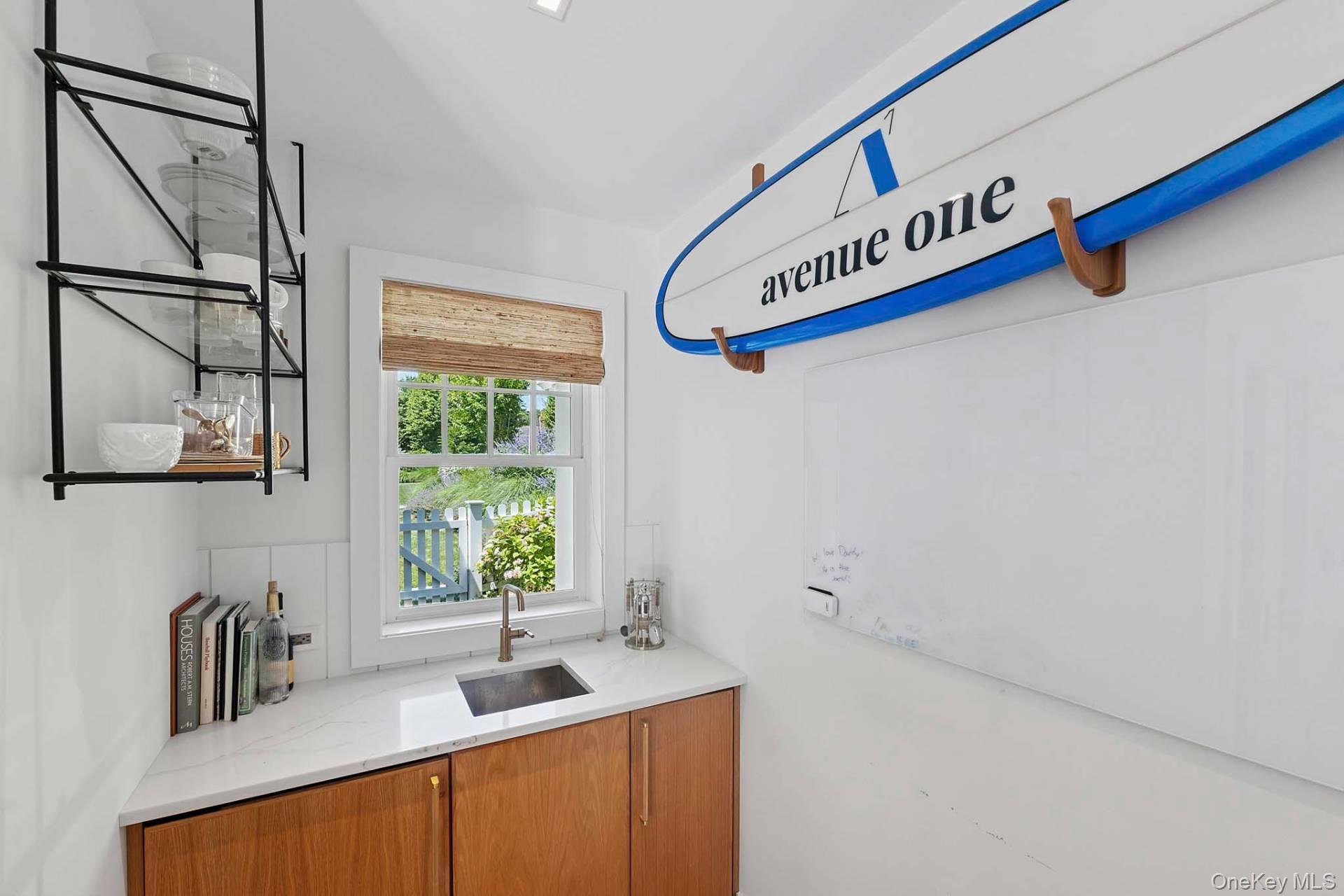 16 Wood Edge Court, Water Mill, NY 11976