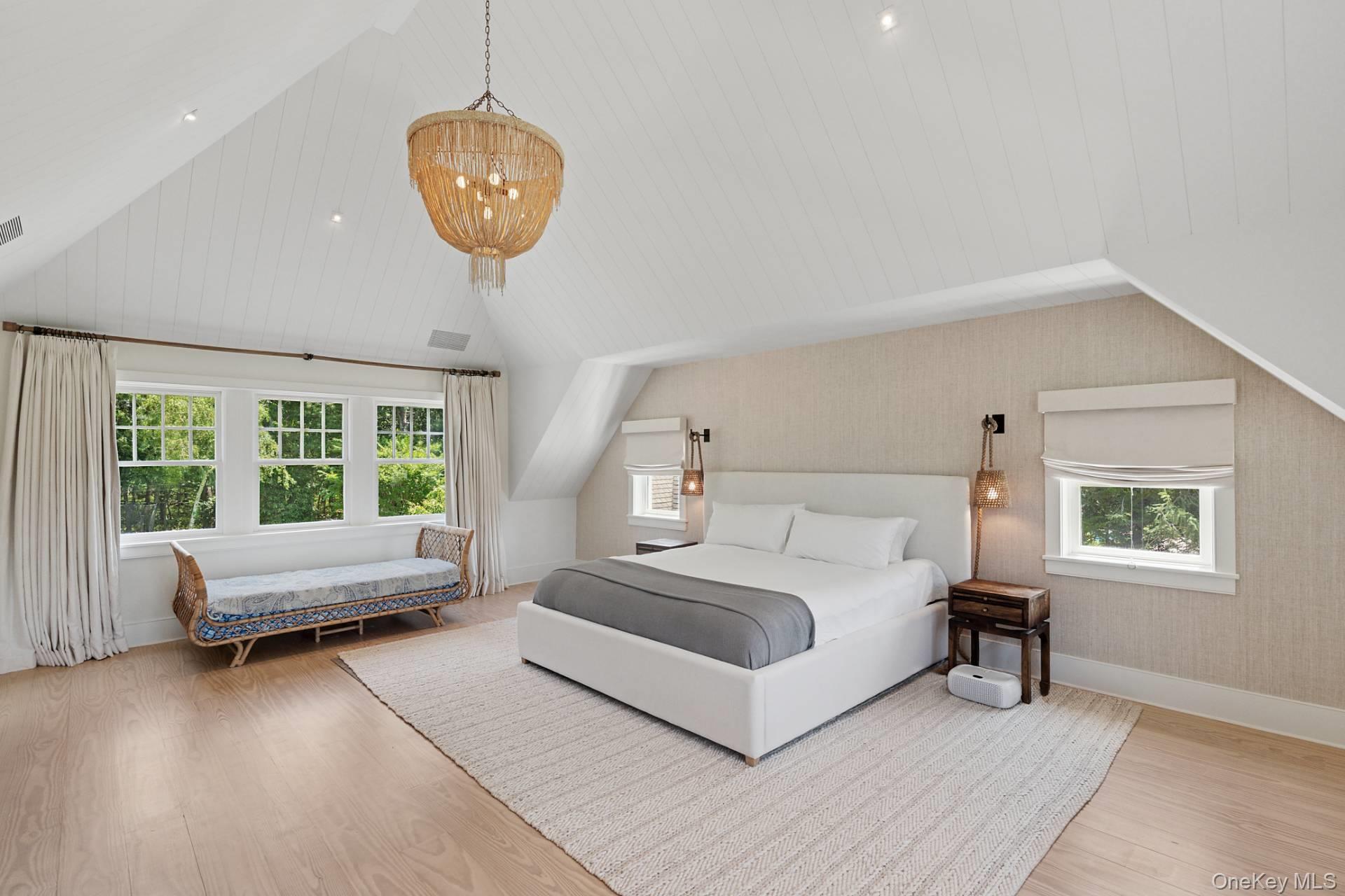 16 Wood Edge Court, Water Mill, NY 11976