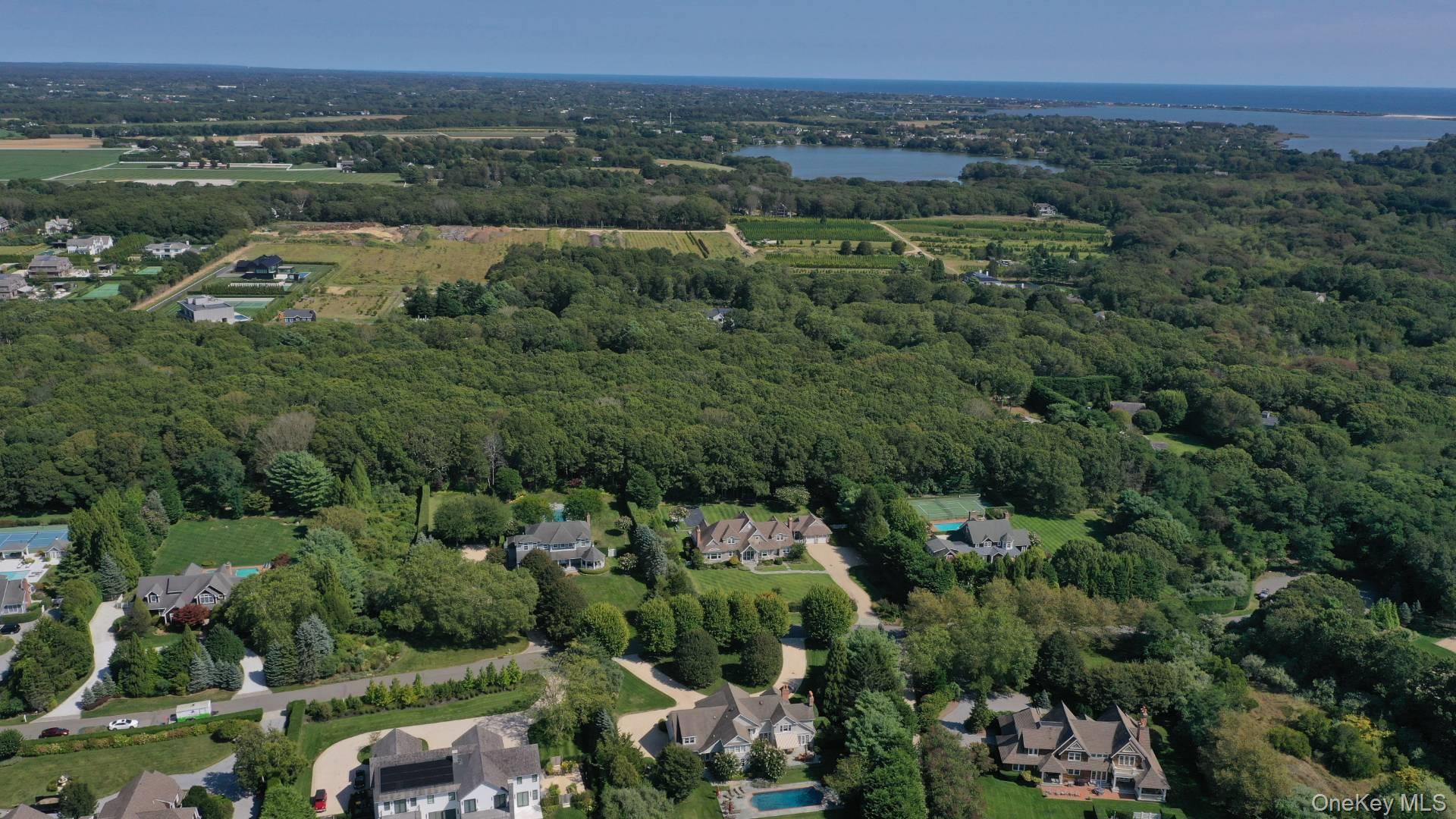 16 Wood Edge Court, Water Mill, NY 11976