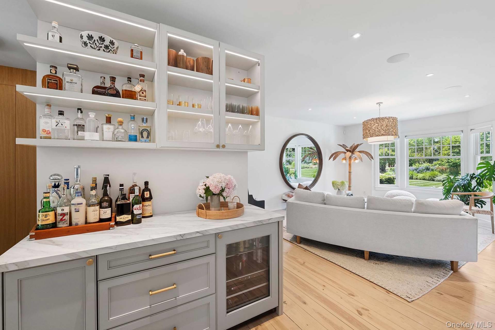 16 Wood Edge Court, Water Mill, NY 11976