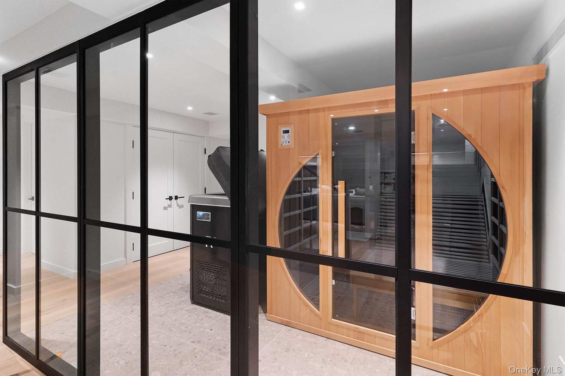 16 Wood Edge Court, Water Mill, NY 11976